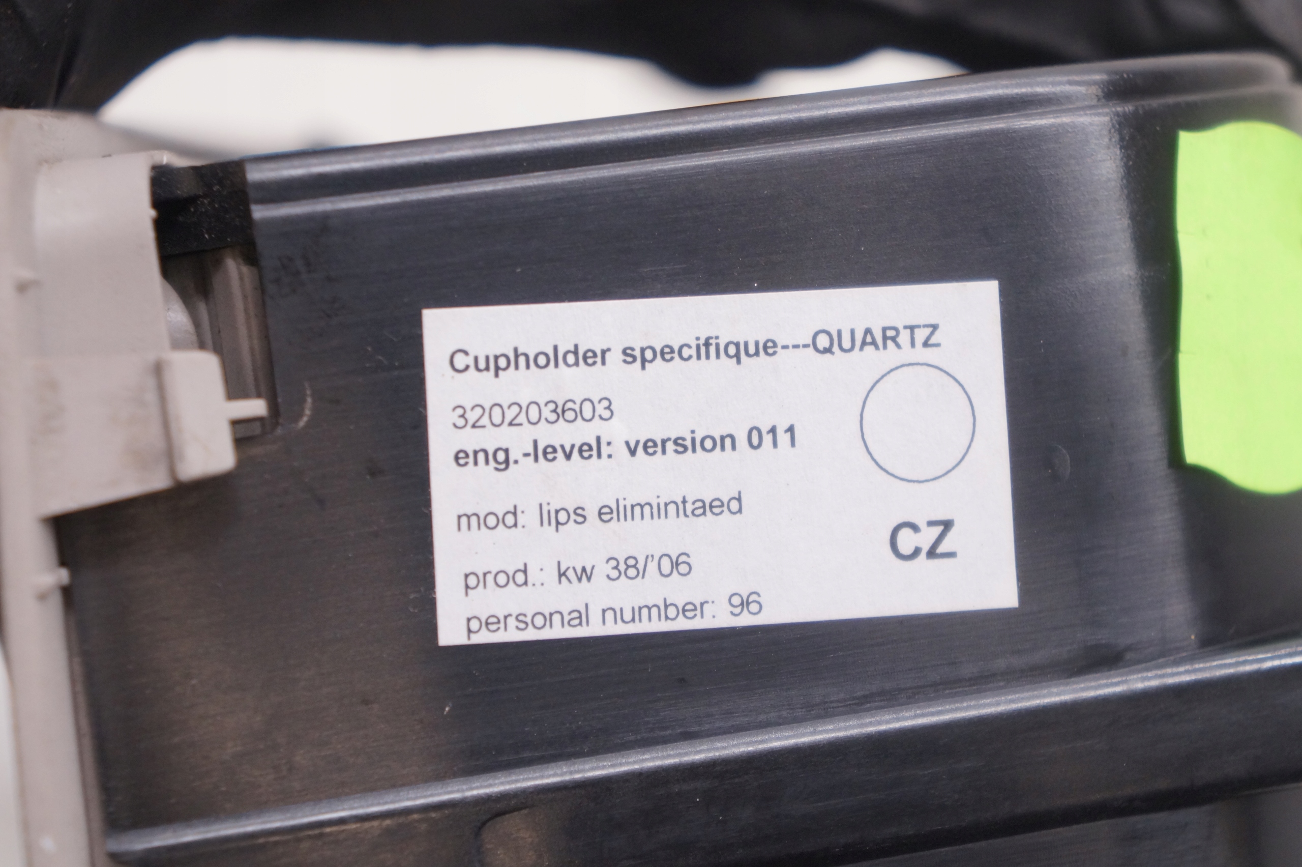 капхолдер Держатель на бардачок volvo C70 II 00138503 320203603