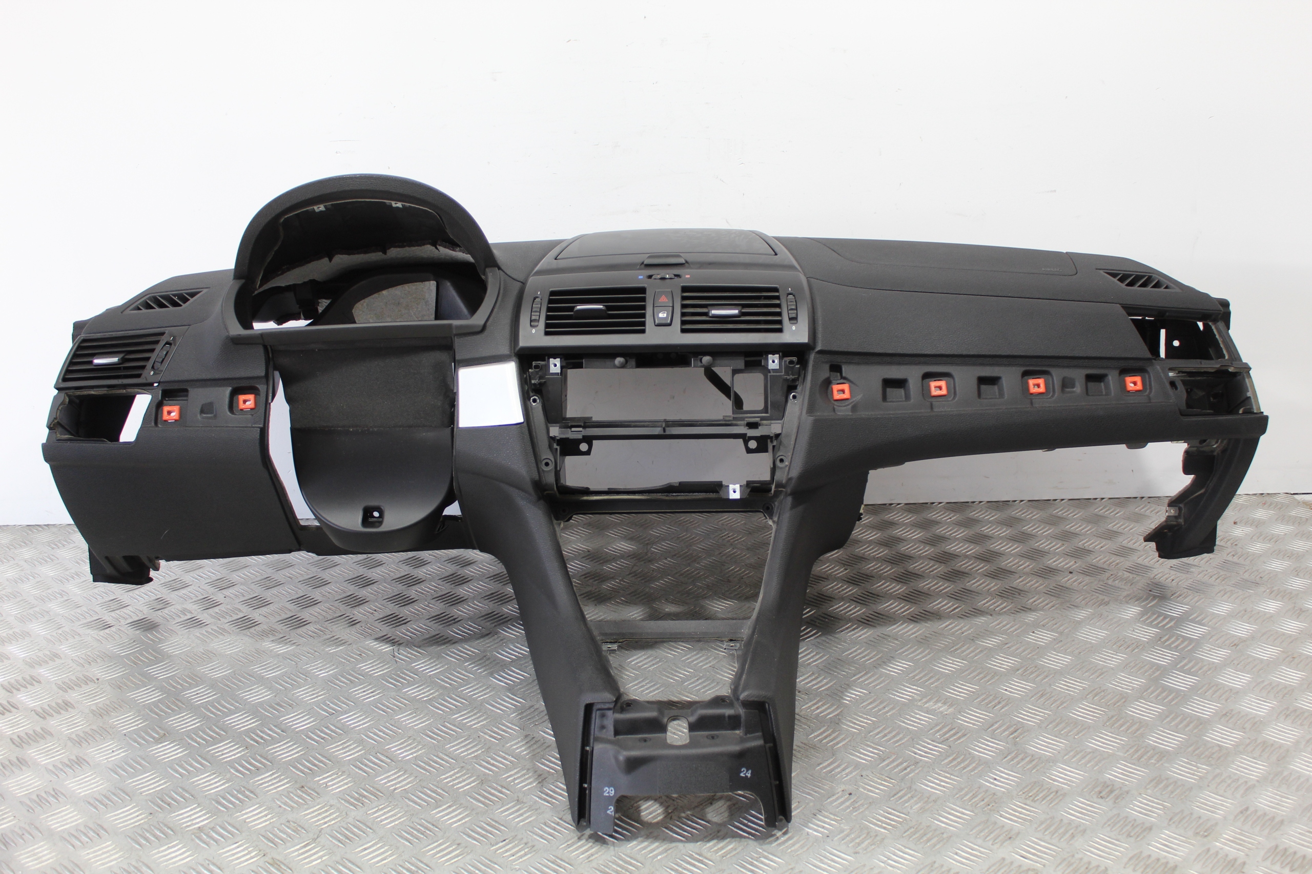 Панель консоли кабины BMW X3 e83 LIFT