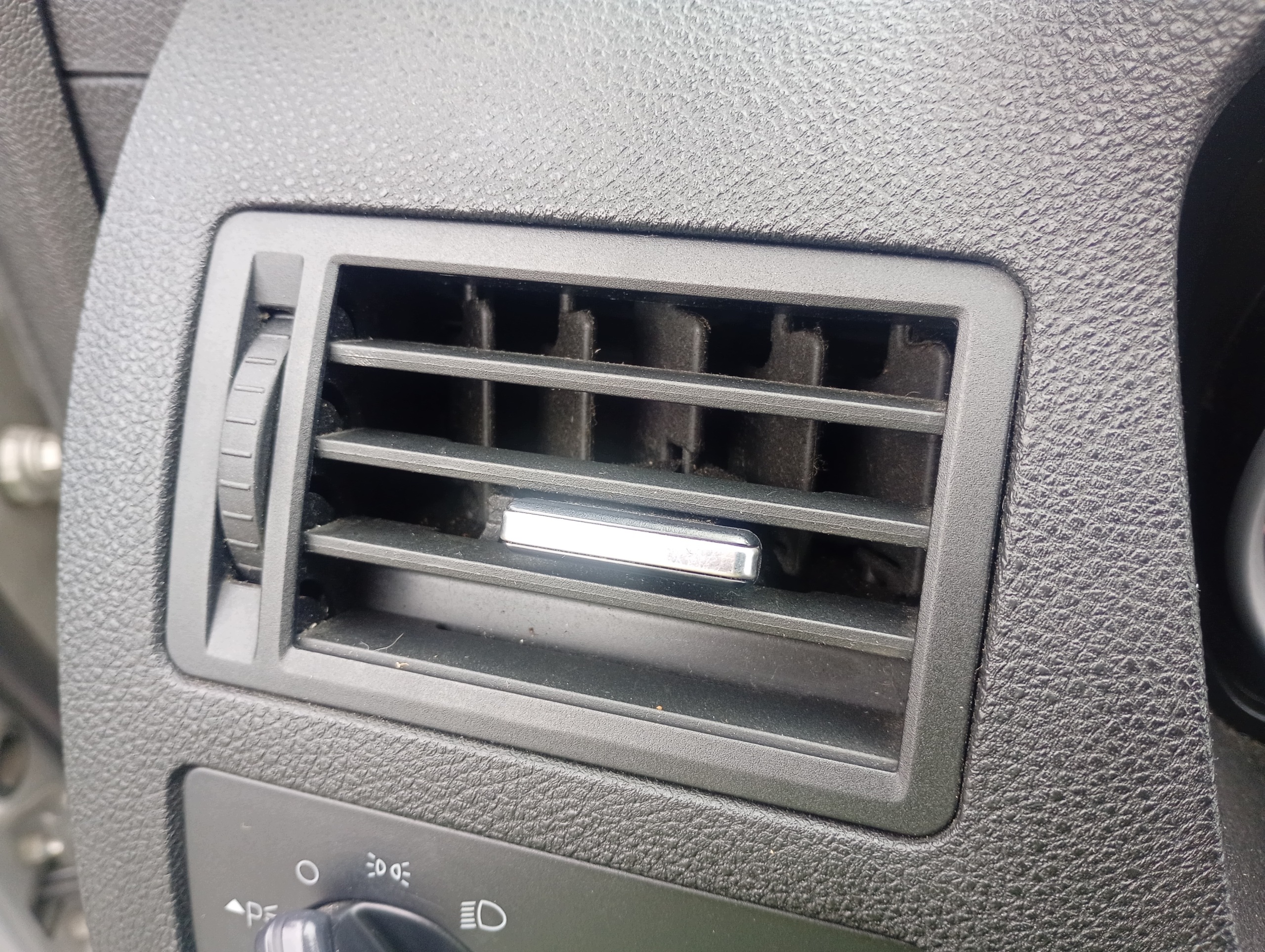 grid air conditioning devices air left driver´s Ford C-MAX 1 and FL 07-11