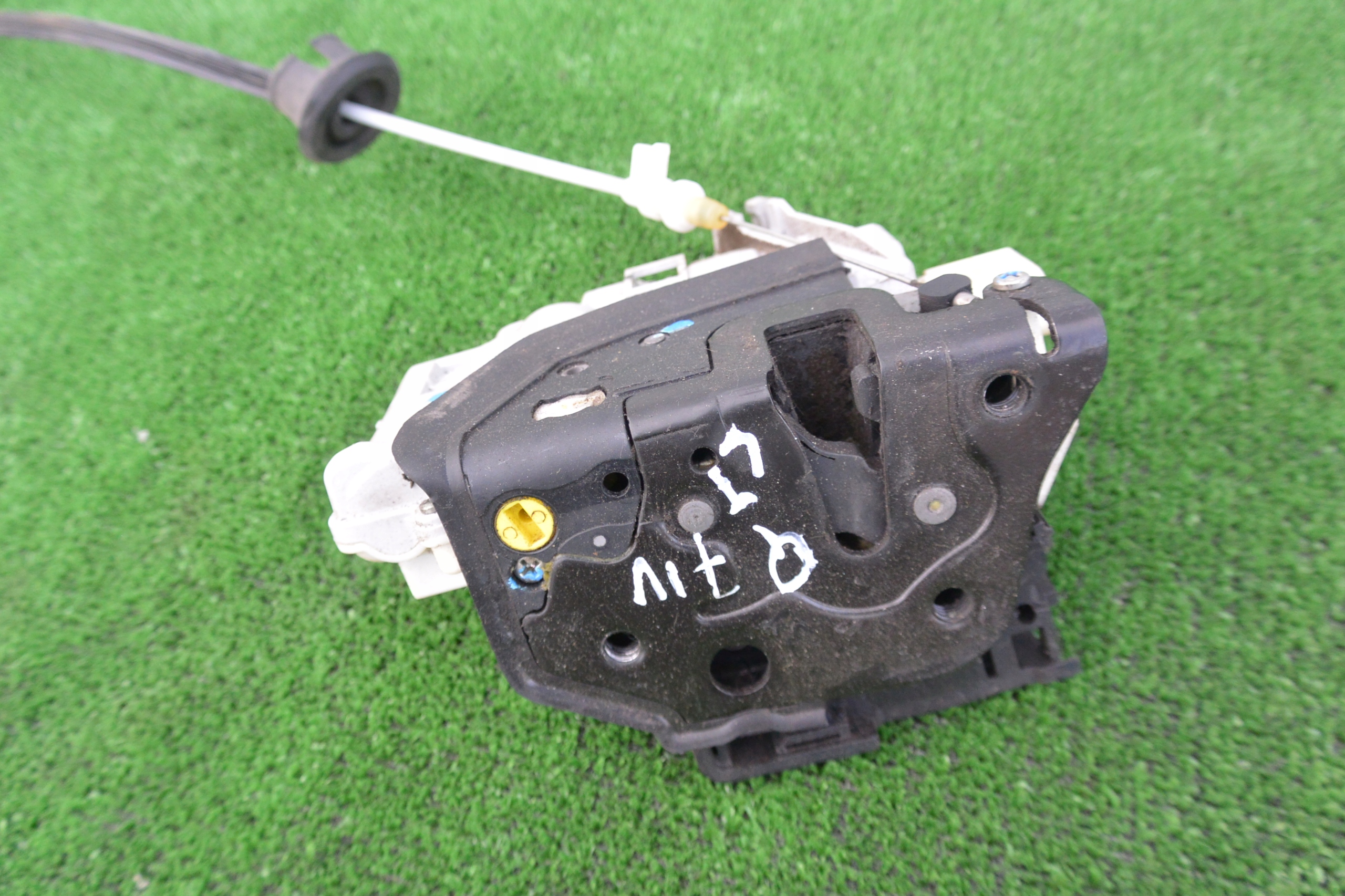 lock door left rear part AUDI Q7 4L
