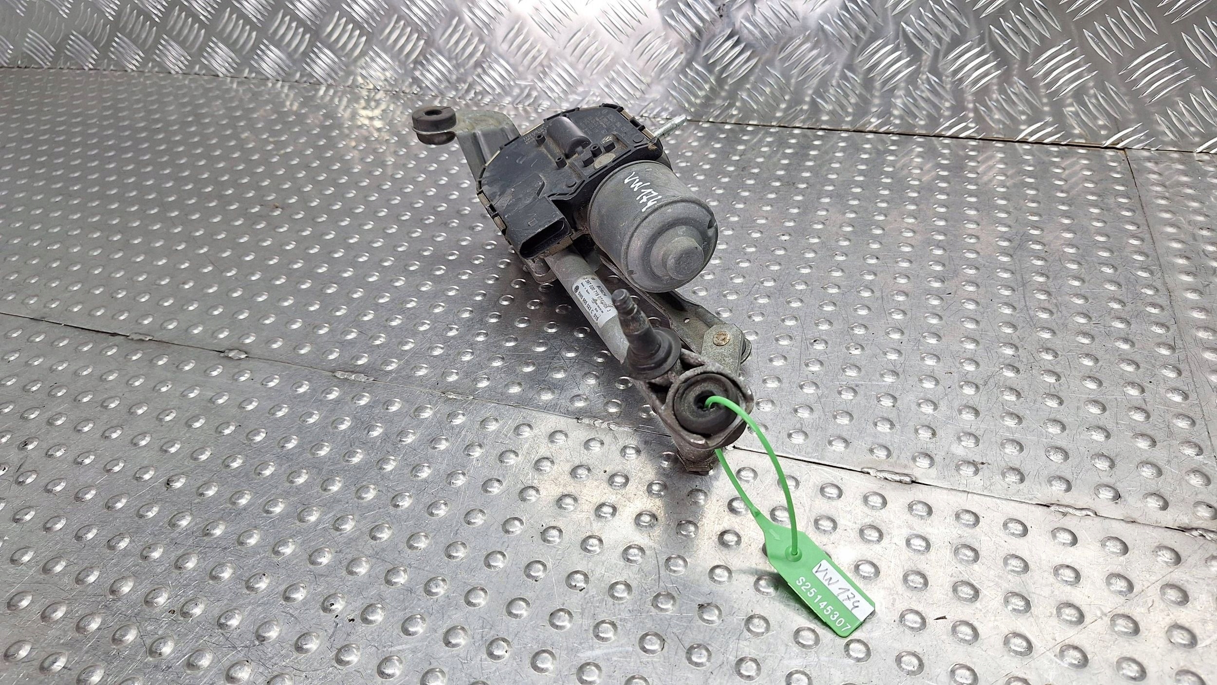 wiper mechanism left front 5M0955023C 5M0955119 VW GOLV V plus