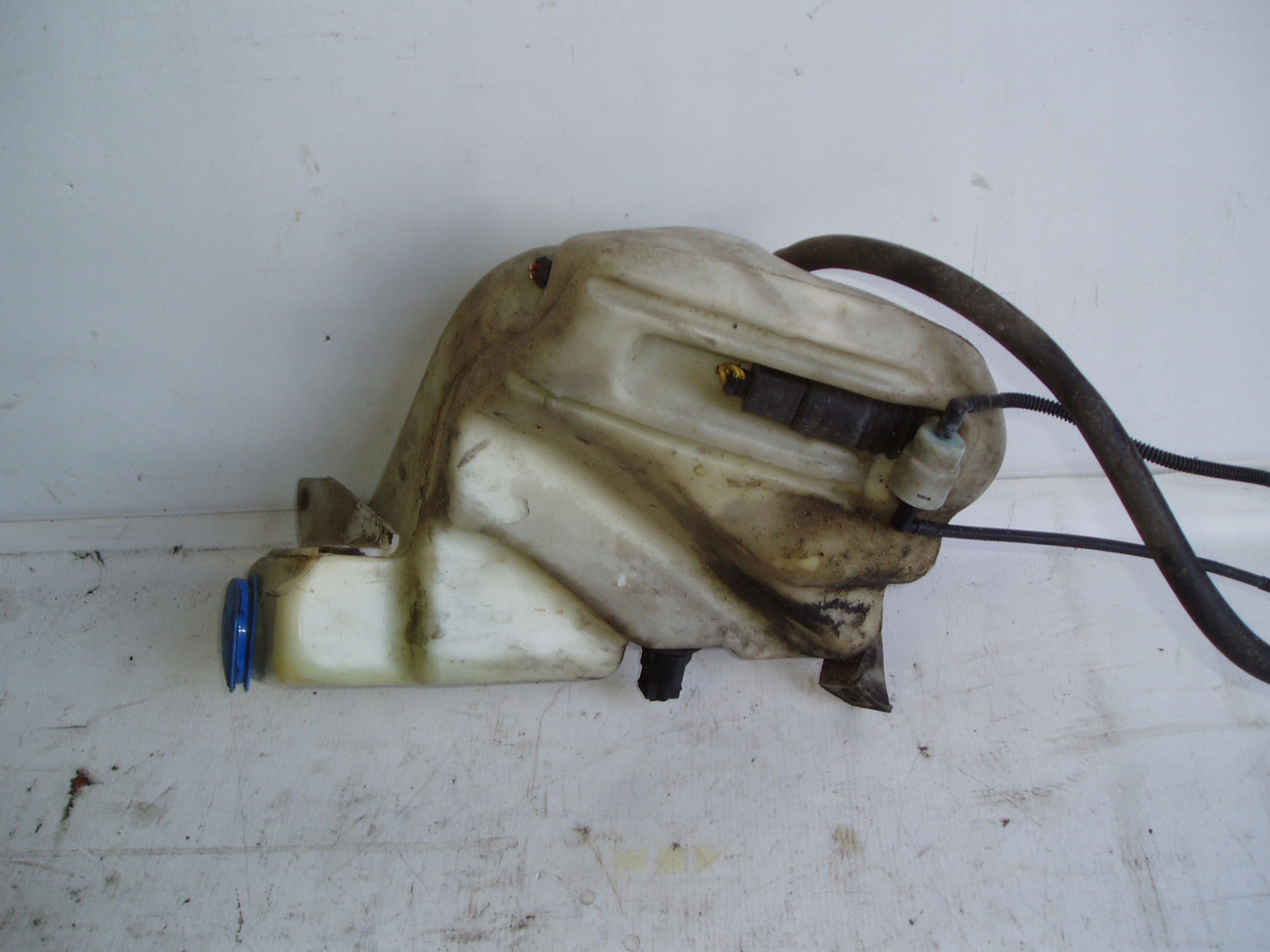 Бачок омывателя A6 C5 xenon