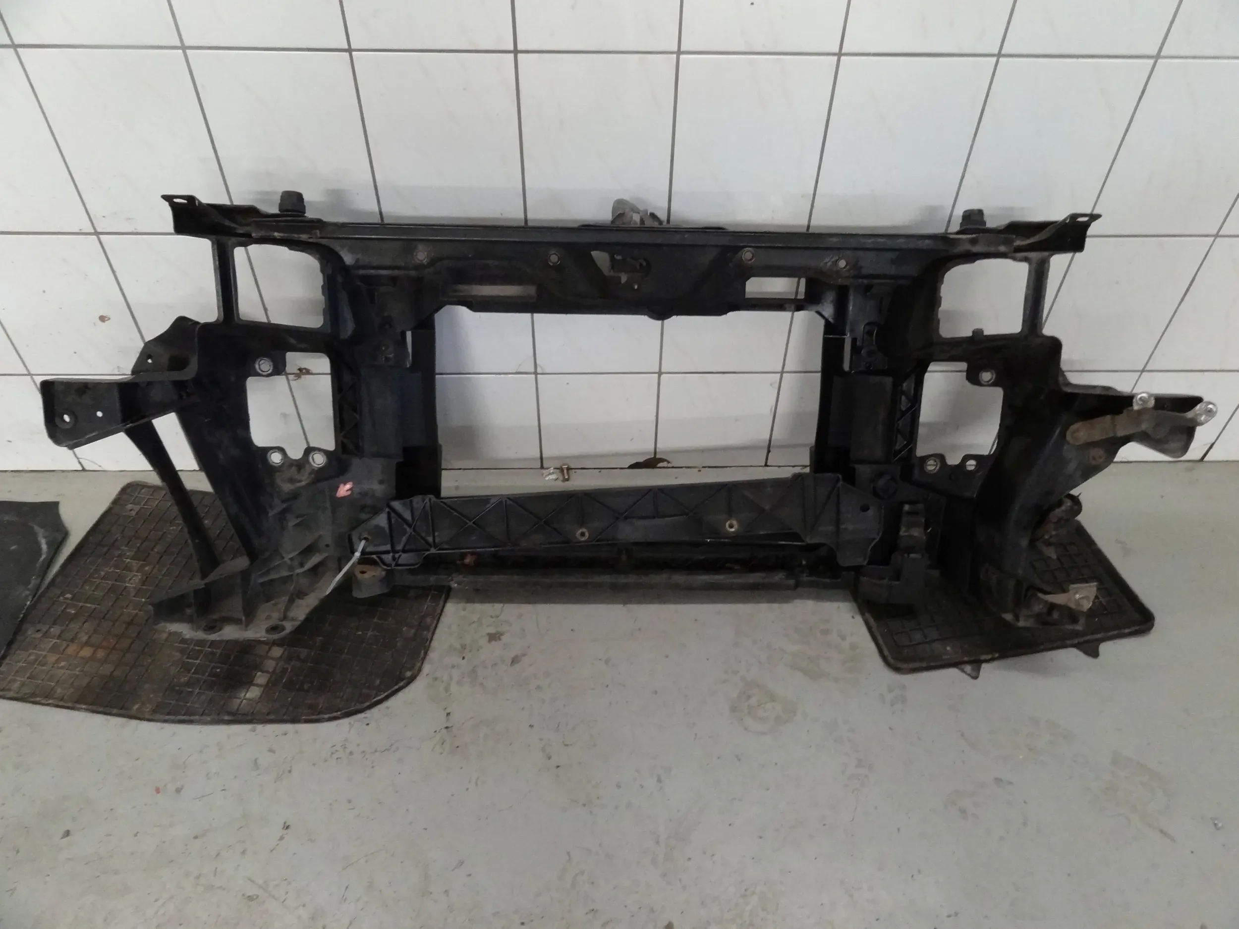 FIAT PUNTO 1.9 JTD 1999 WZMOCNIENIE PAS CHŁODNIC PRZÓD