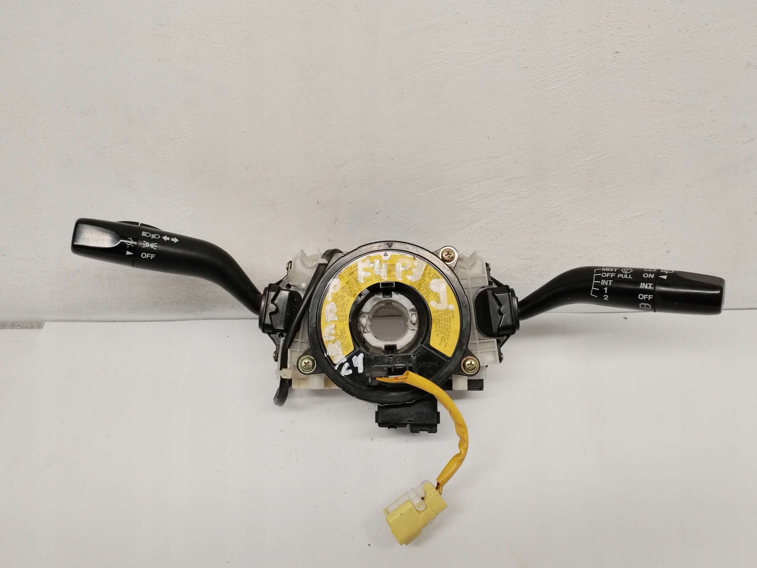 steering wheel levers and controls pajak z ring airbag Mazda BL2T 17D004
