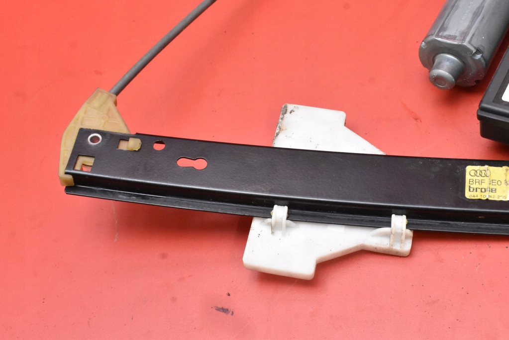 window regulator left rear part 8E0839461C AUDI A4 B7 KOMBI 04-08