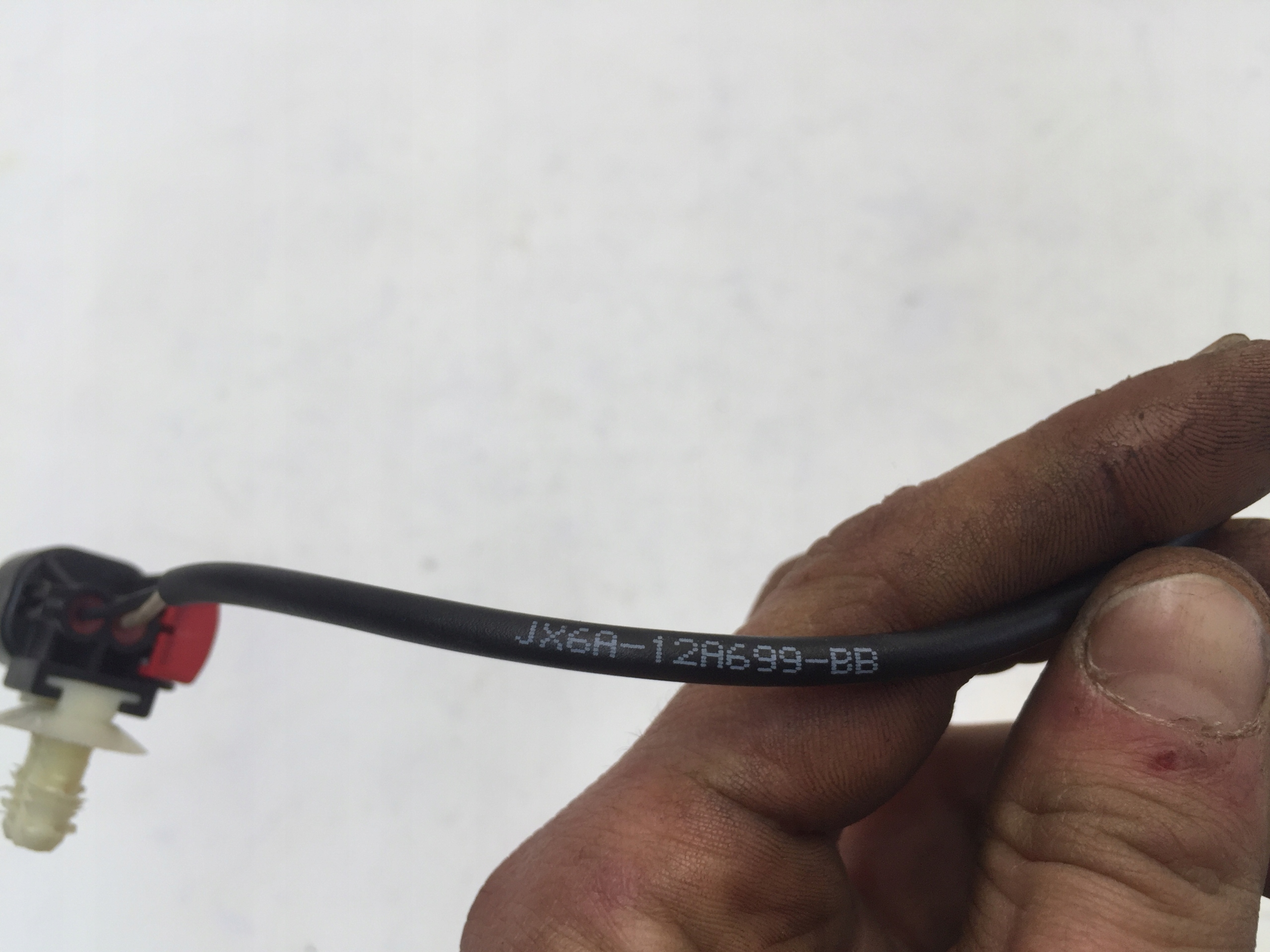 FORD KUGA III MK3 2021 CZUJNIK SPALANIA STUKOWEGO JX6A-12A699-BB Typ samochodu Samochody osobowe