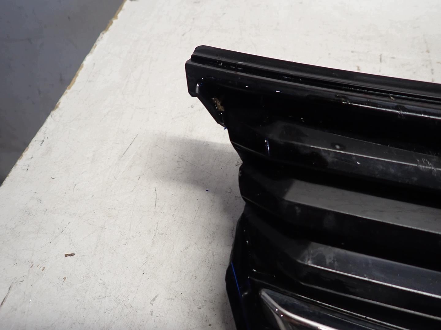 Grill SUZUKI VITARA III LIFT 2024- 72121-63U0