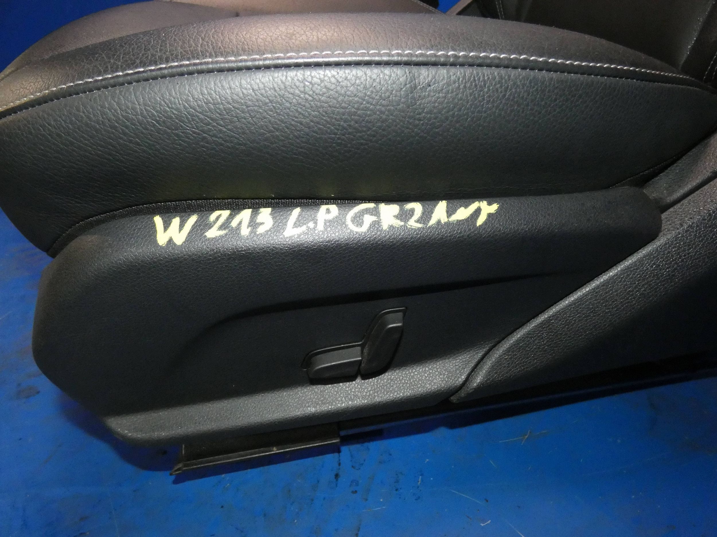 MERCEDES E KLASA W213 seat driver´s left leather GRZANY