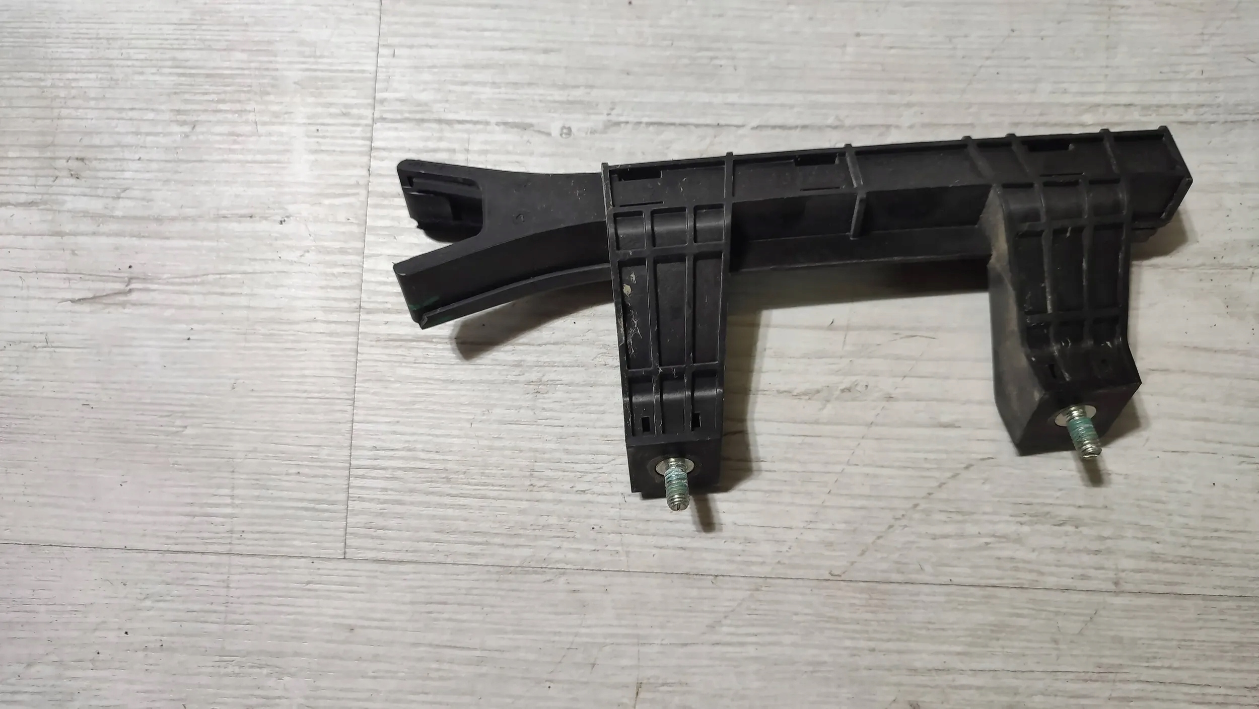 Fiat Tipo II HB 19r. 1.4 front side right prowadnica windows