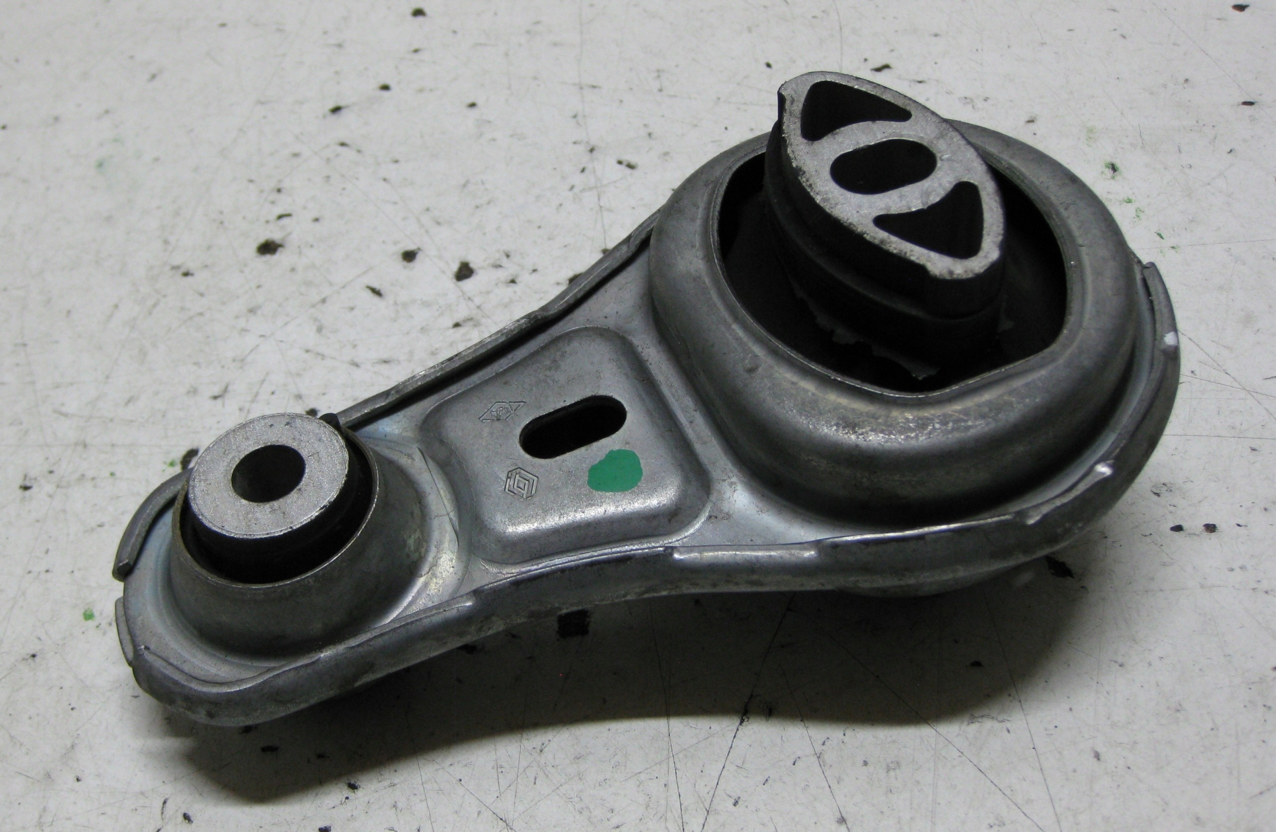 RENAULT MASTER III LIFT holder engine mount 112388746R