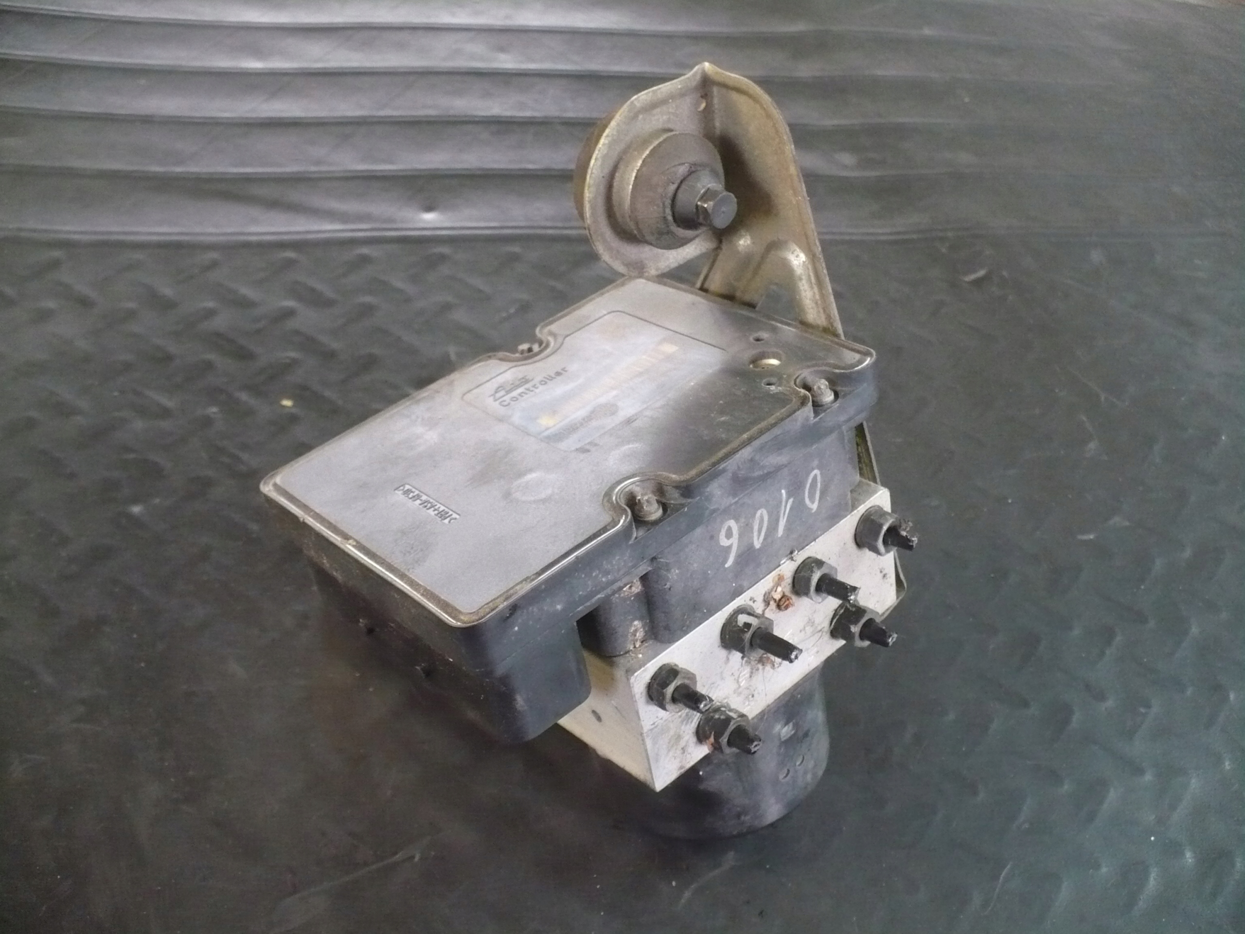 7L0614111B 7L0614111B - НАСОС ABS VW TOUAREG 7L