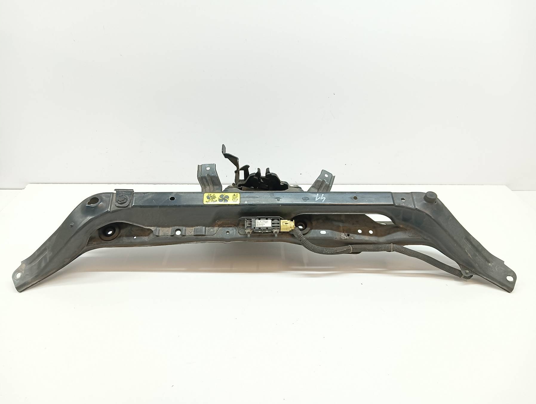 support panel for radiators pillar upper Nissan Note and (2004- )