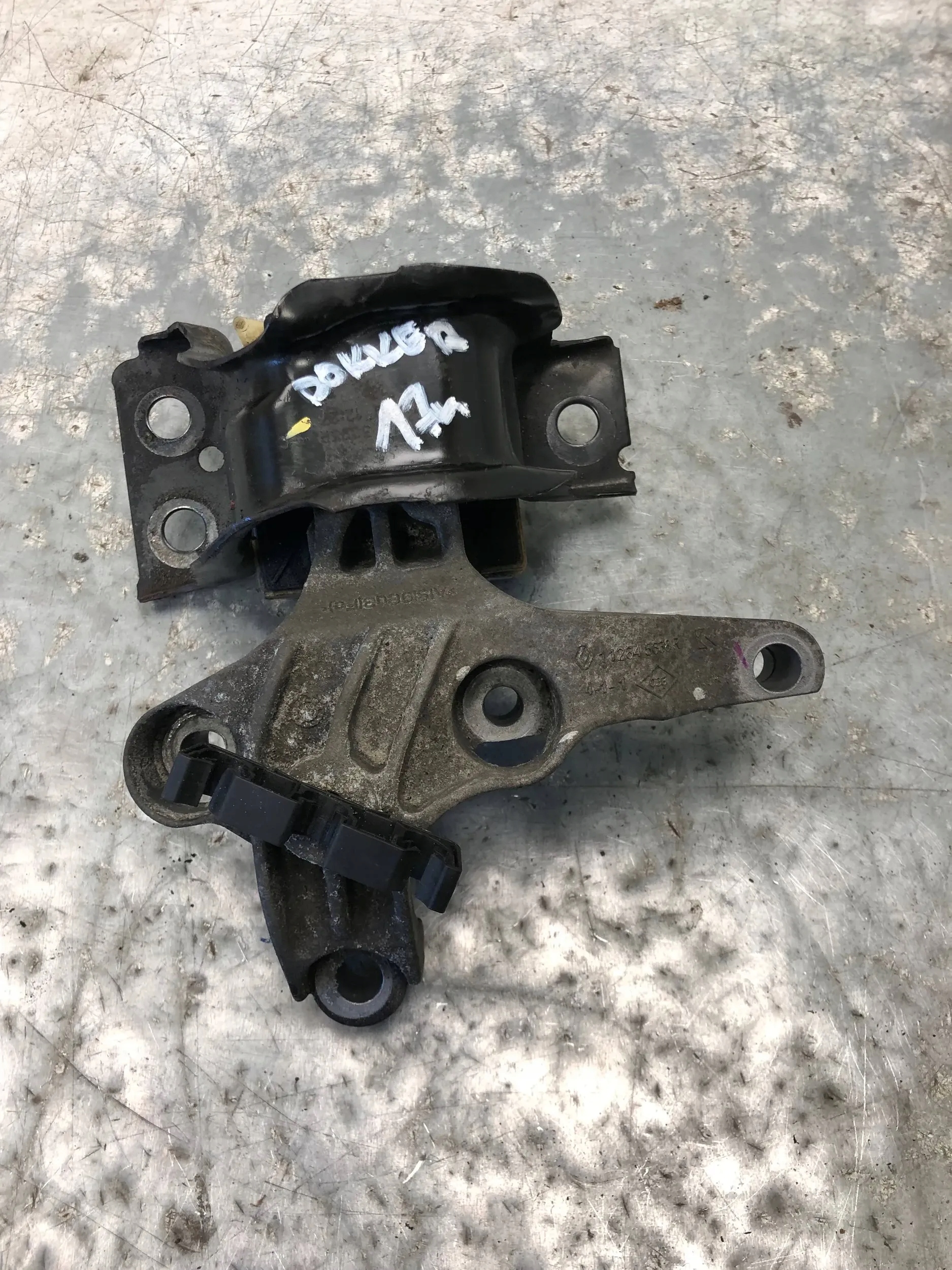 holder engine mount DACIA DOKKER 112845638R