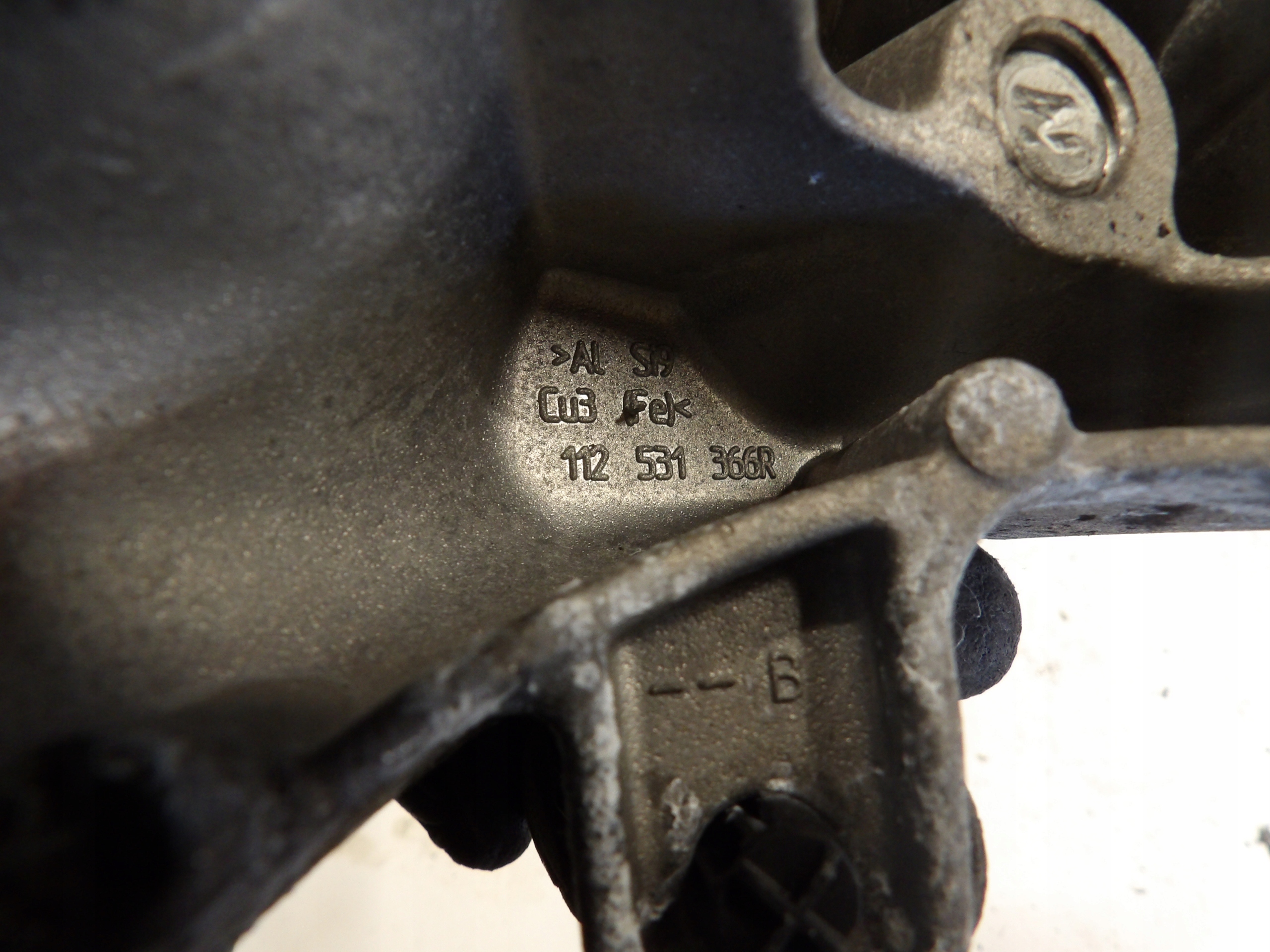 ŁAPA MOCOWANIE RENAULT 112531366R Producent części Renault OE