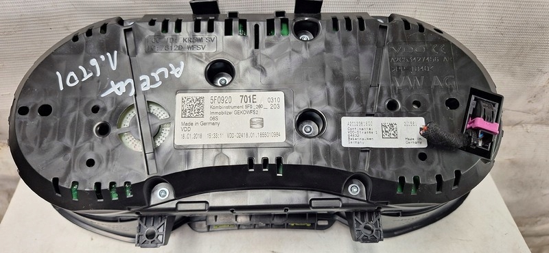 Kombiinstrument SEAT ATECA 5F0920701E
