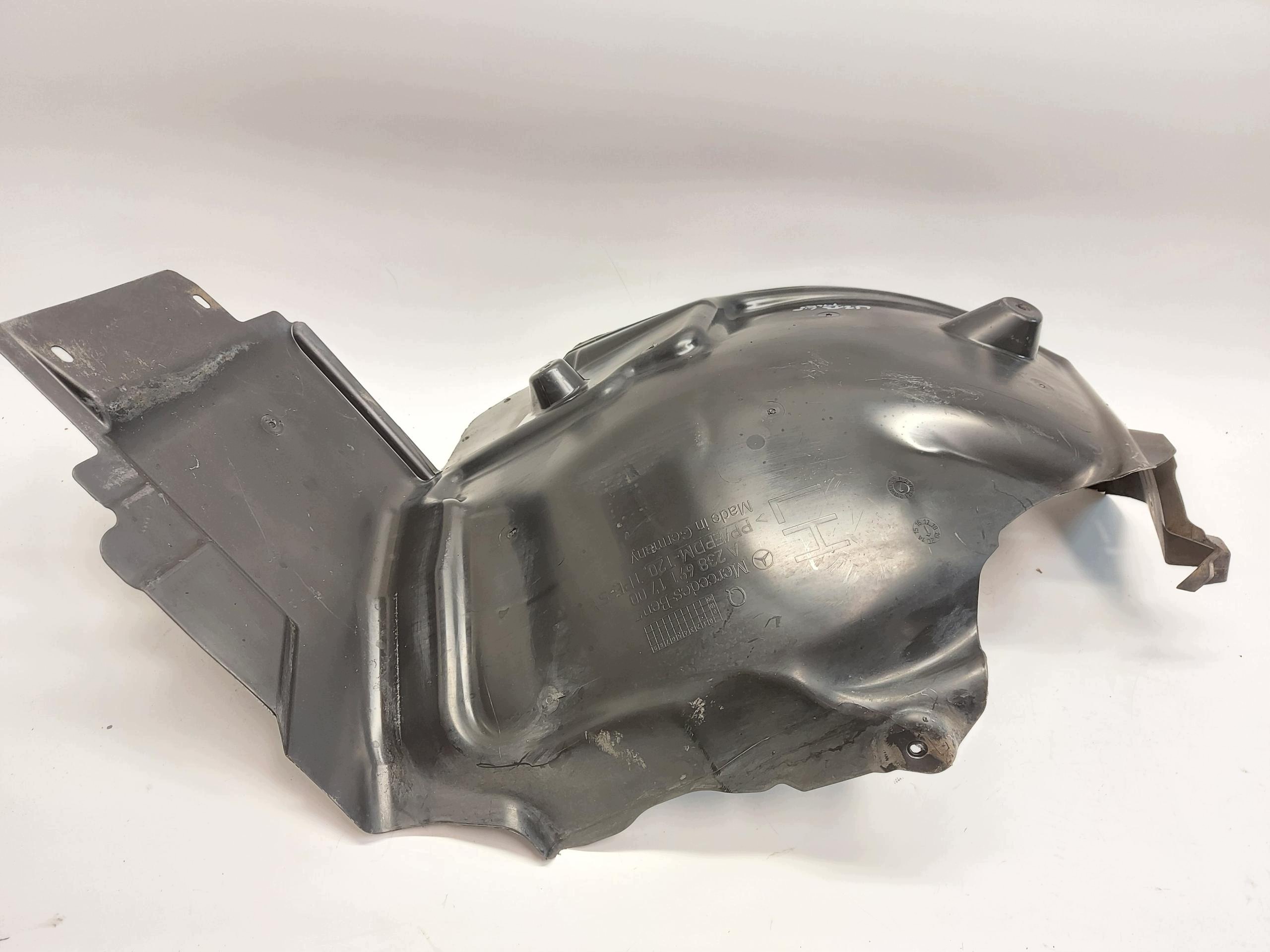 MERCEDES W213 E300de Kombi mudguard front left rear. A2386911700