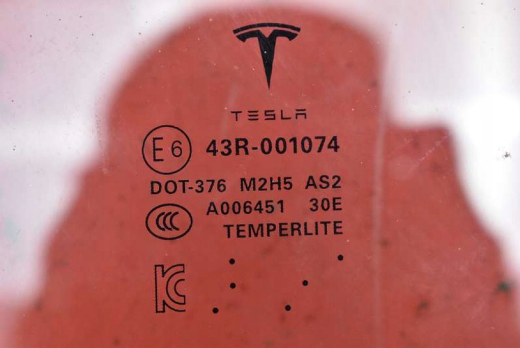 window side right front front TESLA MODEL S 16-21