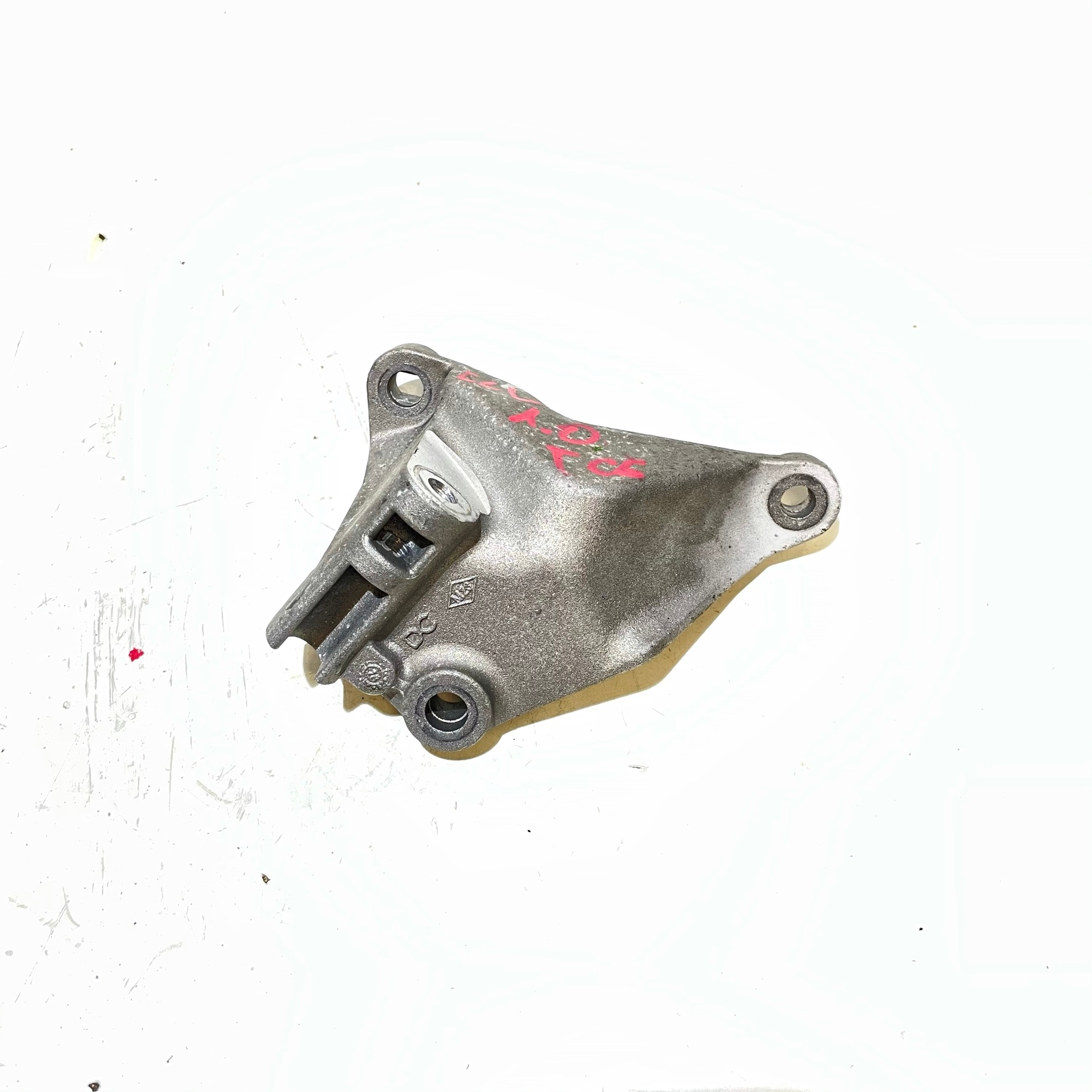 RENAULT CLIO V CAPTUR II 1.3 TCE SUPPORTO ALTERNATORE