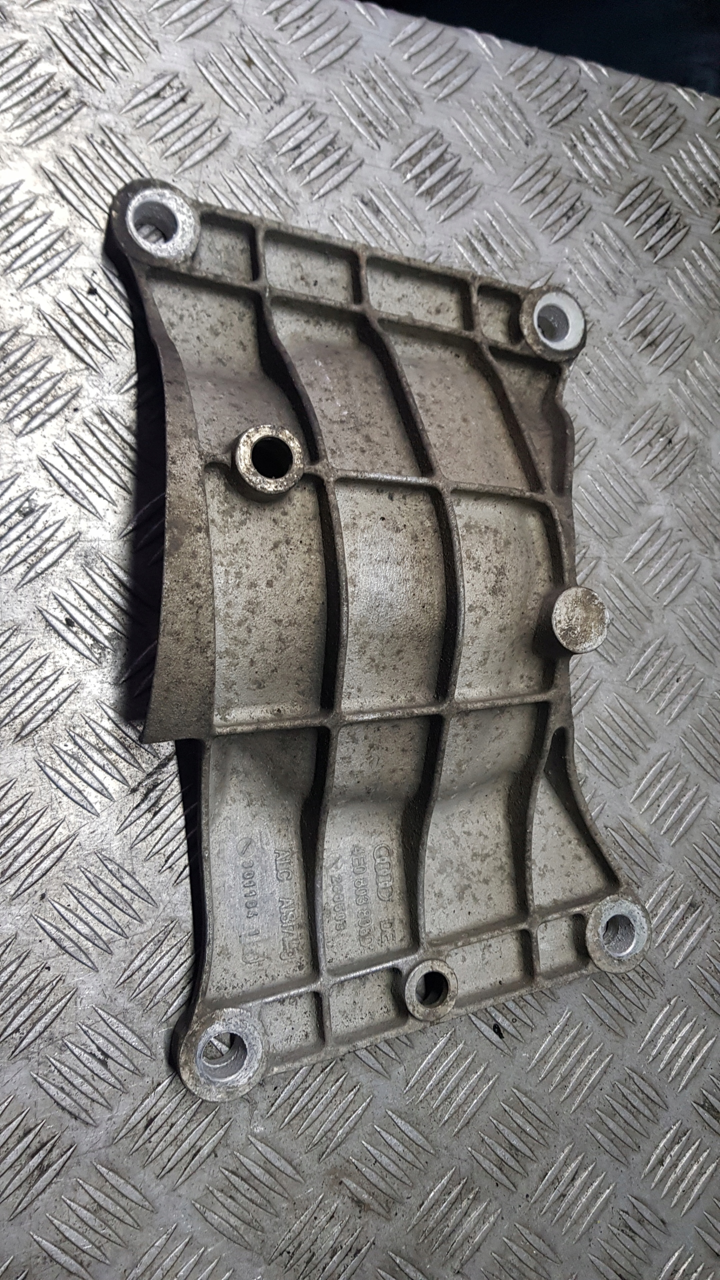 AUDI A8 D3 3.0 TDI Supporto cambio 4E0803806D