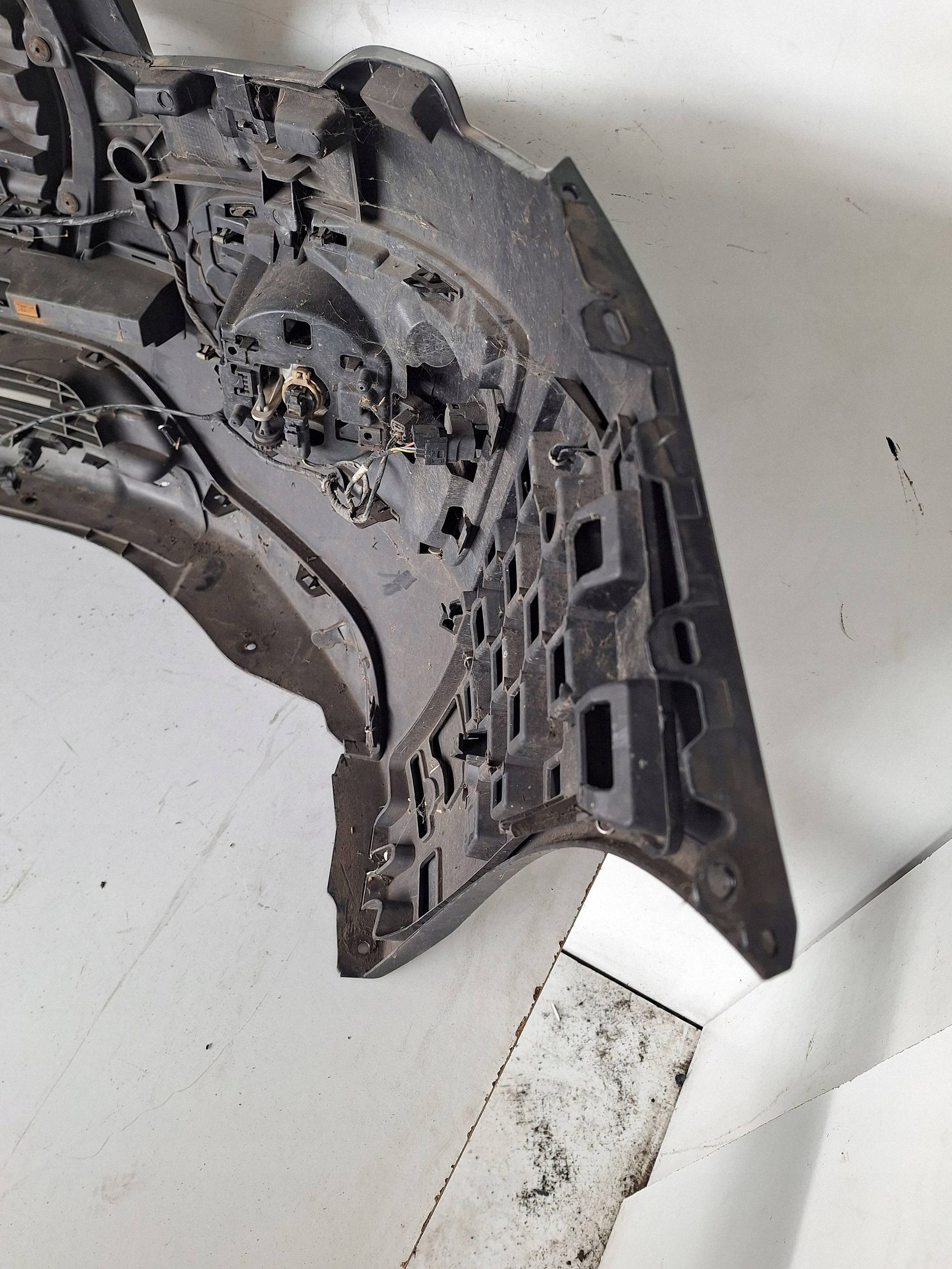 PEUGEOT 3008 e T84 LIFT 13-16 paraurti