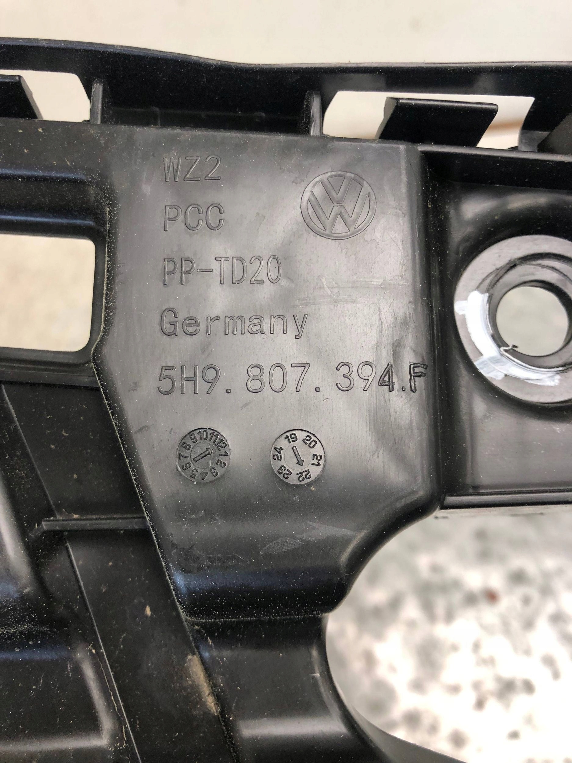 bumper bracket right rear part VW GOLF VIII KOMBI 5H9807394F