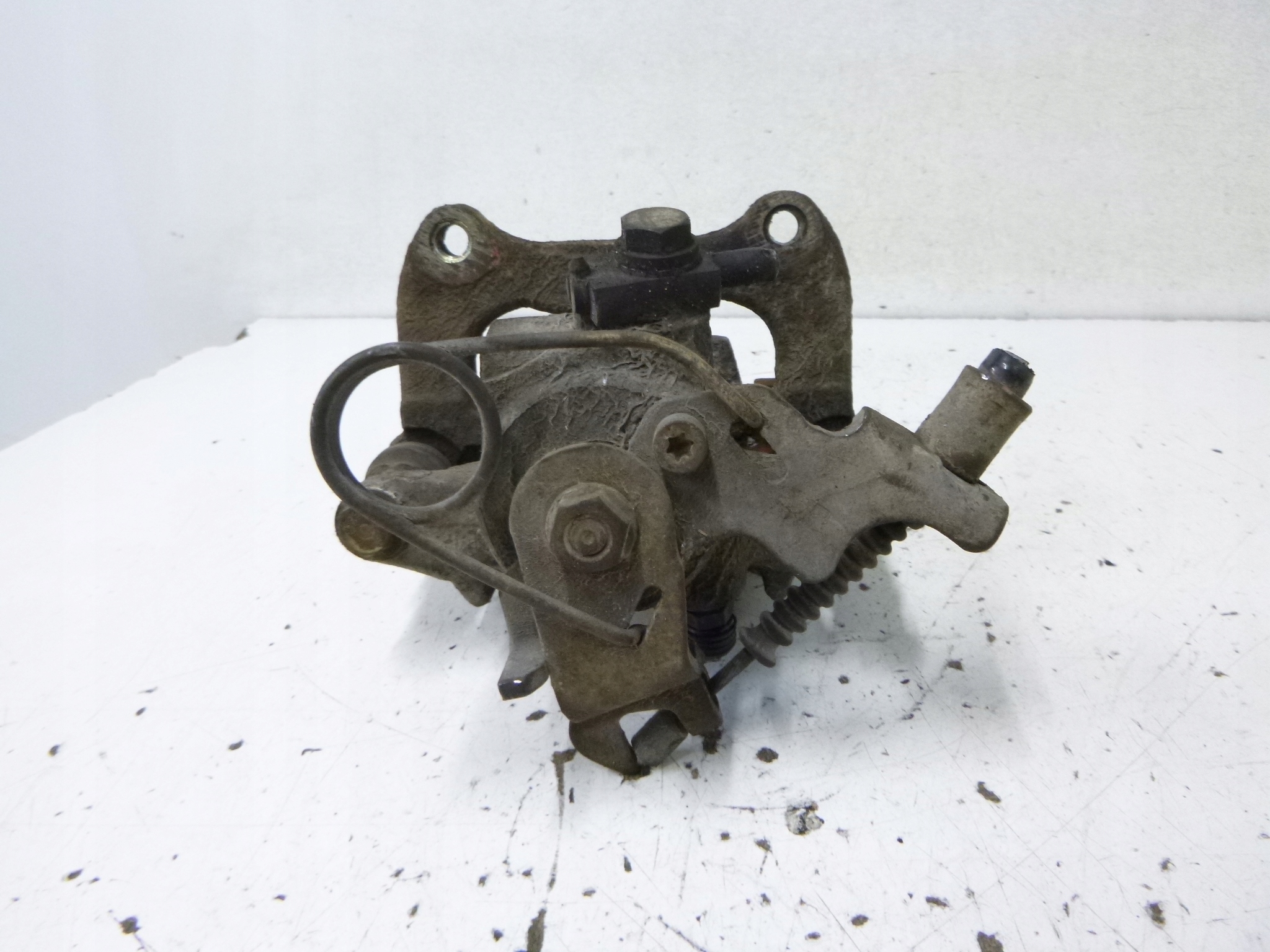 caliper brake rear part right Audi A6 C5 2.0 sedan 2001r.