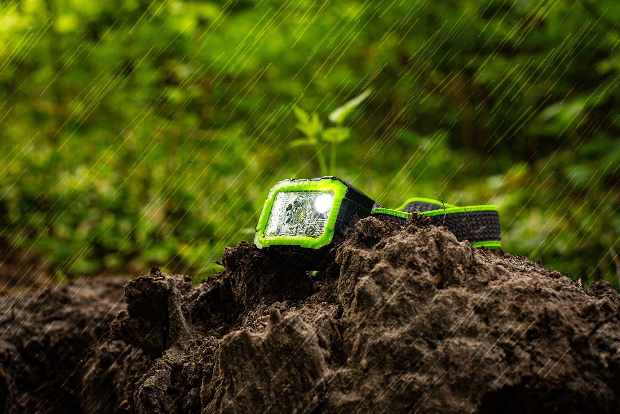 AKUMULATOROWA LATARKA CZOŁOWA LED USB-C HAMMER 750LM PRO CZOŁÓWKA VAYOX Waga 120 g