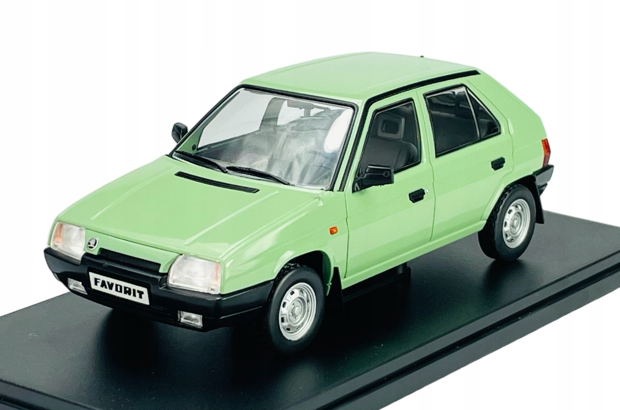 Whitebox Skoda Favorit Zelená 1:24 Kovový Nový Model 124197