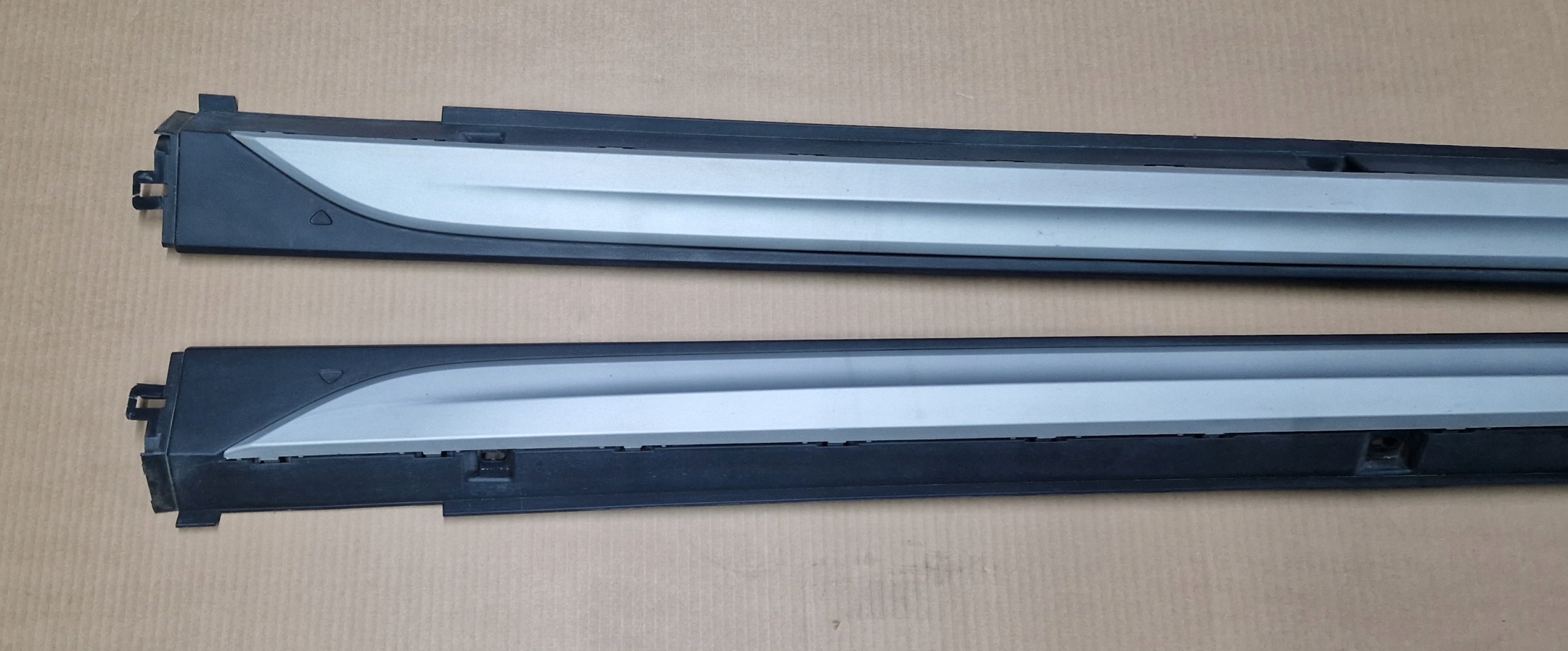 moulding threshold VW TAIGO 2G7853855 2G7853856 KOMPLET original
