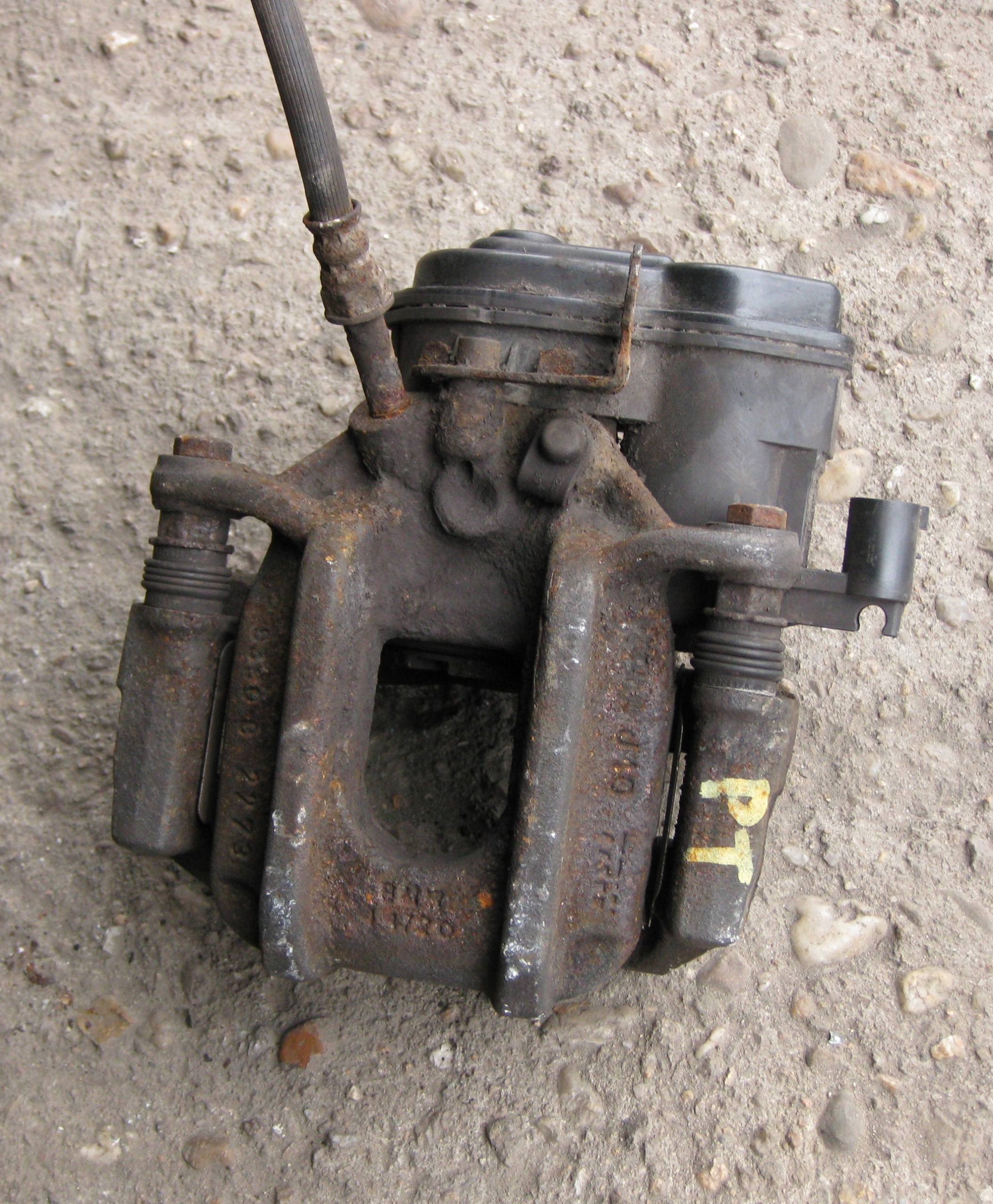 BMW F11 2.5 D 14R caliper brake right rear part