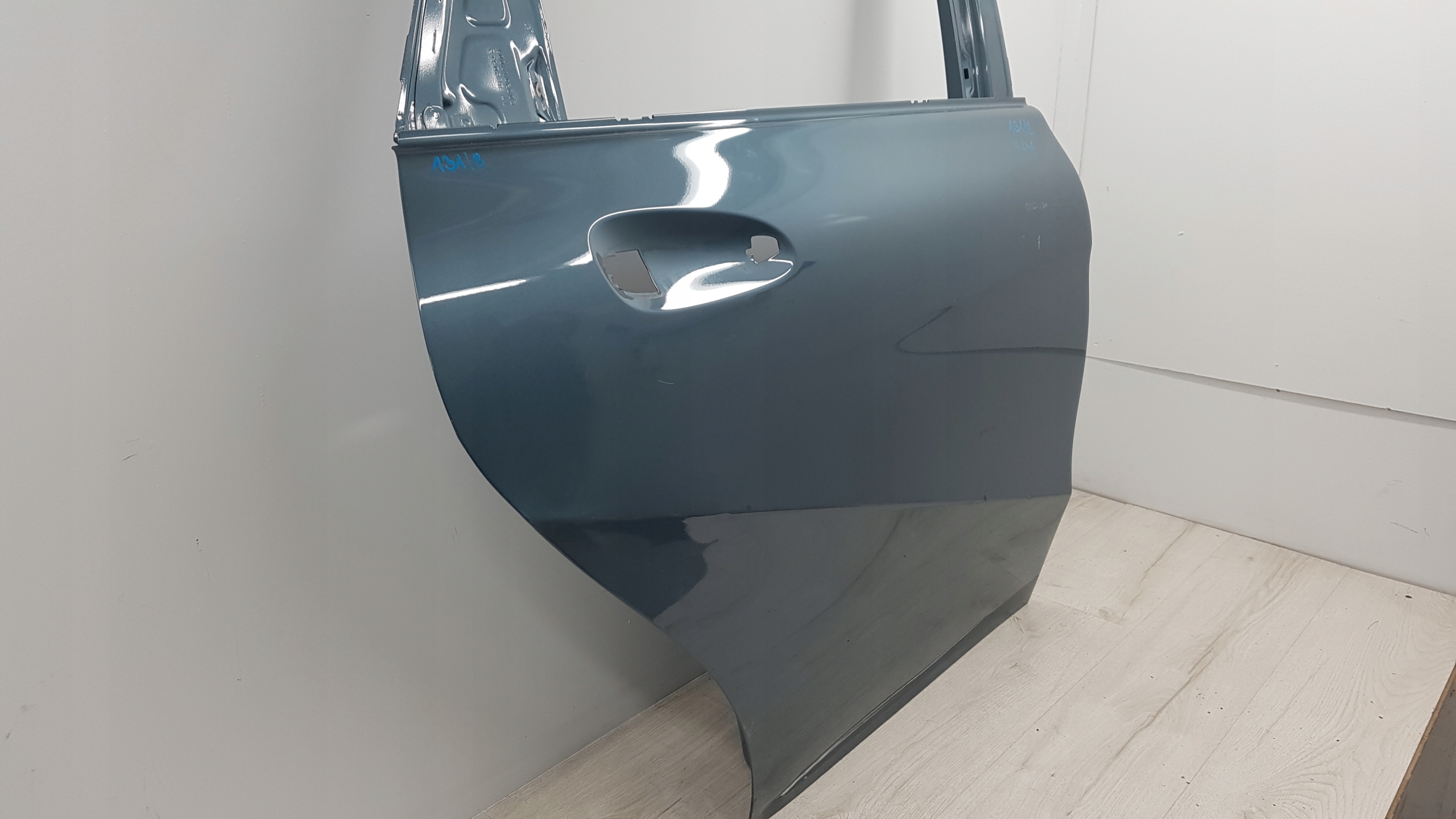 MERCEDES B KLASA W246 PRAWY TYŁ Strona zabudowy tył - prawa