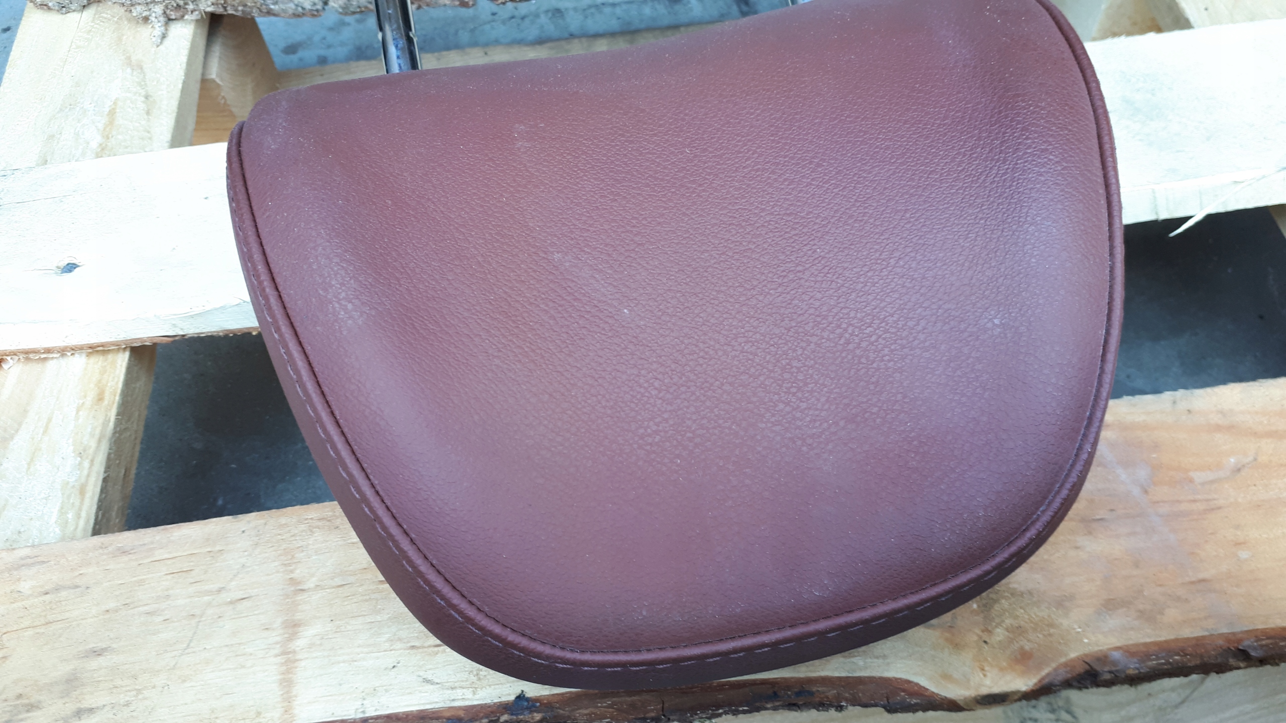 S4 B8 A4 rest left leather front BRAZ