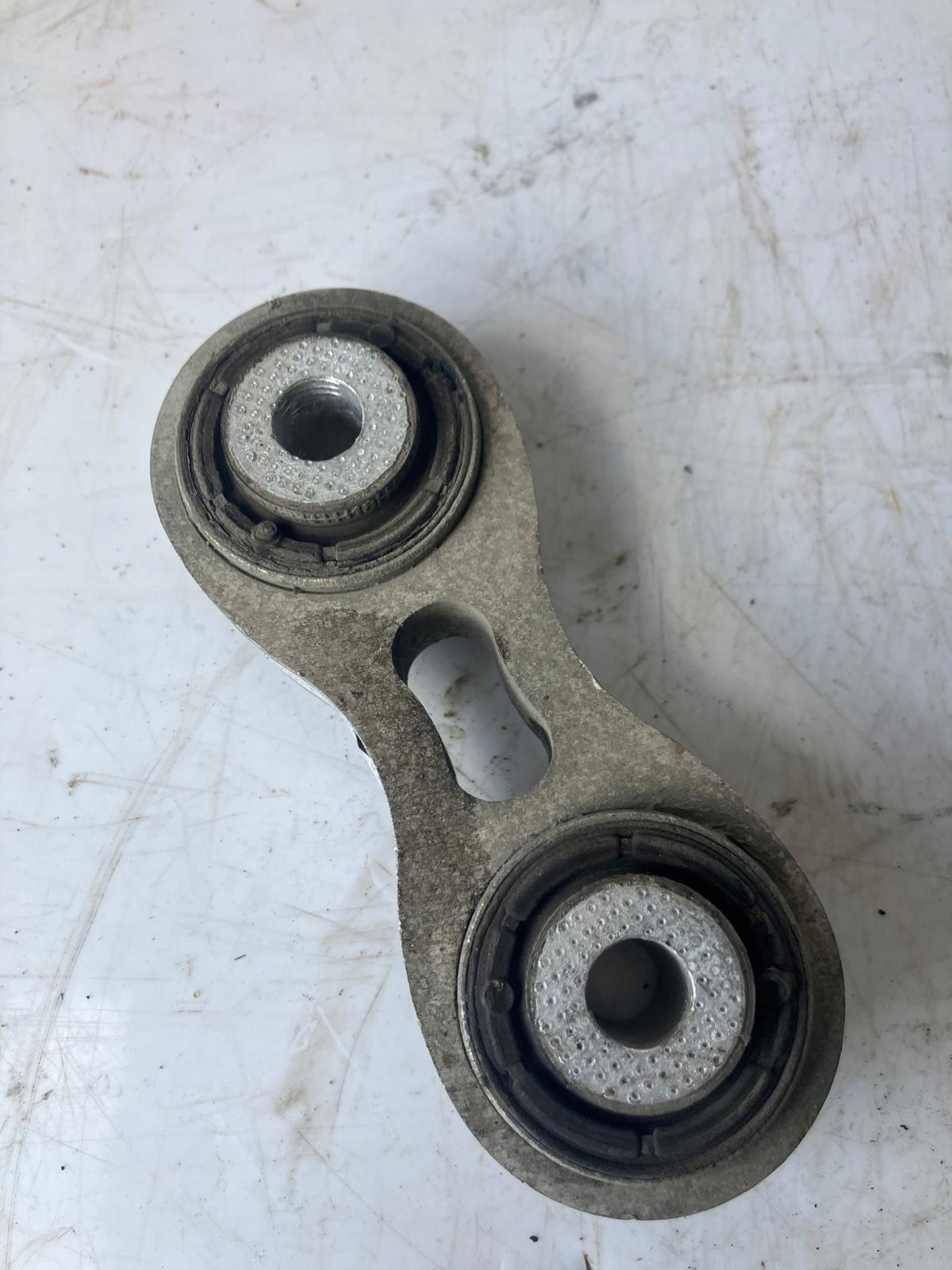 KUPPLUNG des Querlenkers heck rechts links TESLA MODEL S 1021422-00