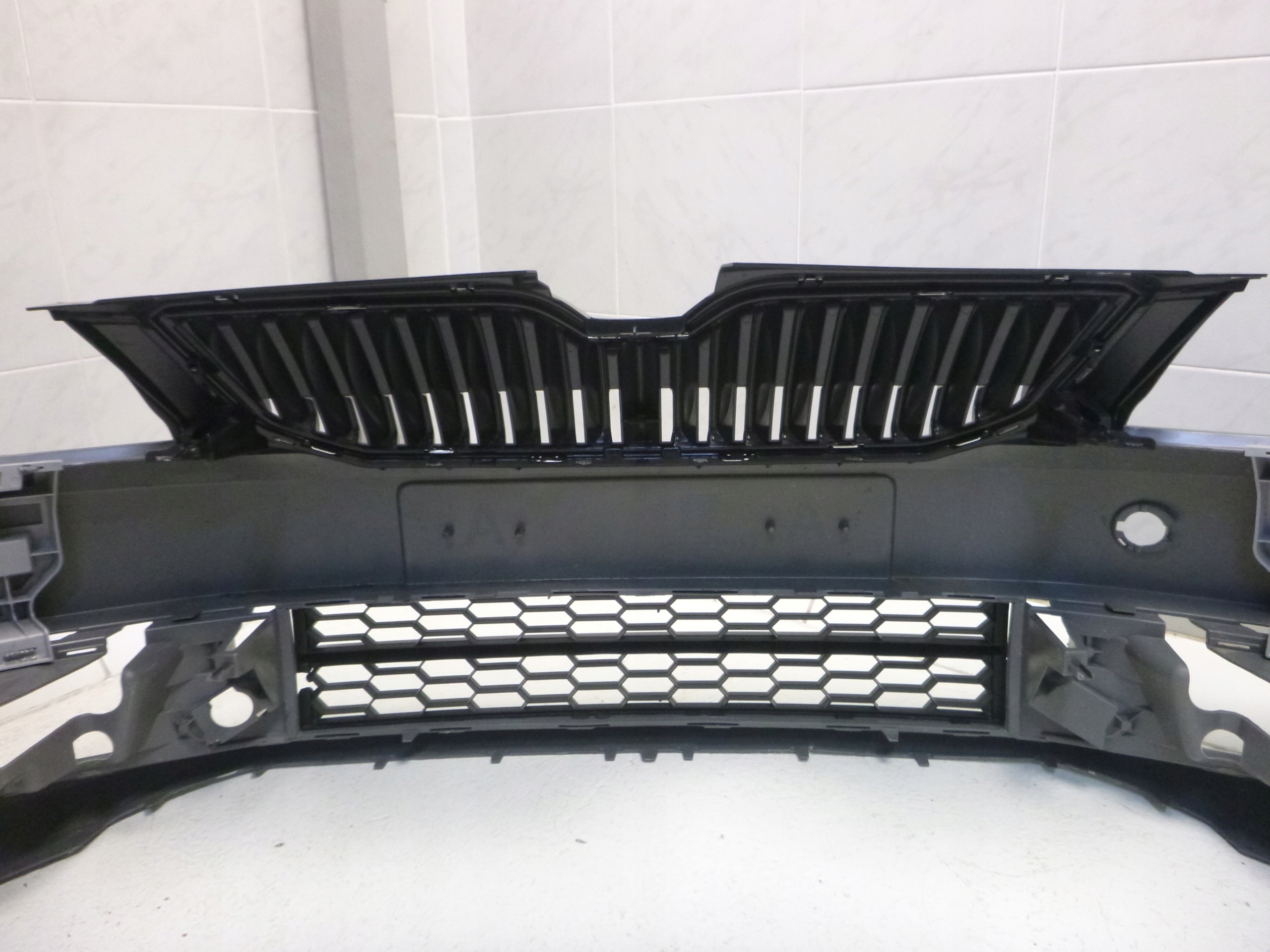 SKODA OCTAVIA 3 III bumper front grill front