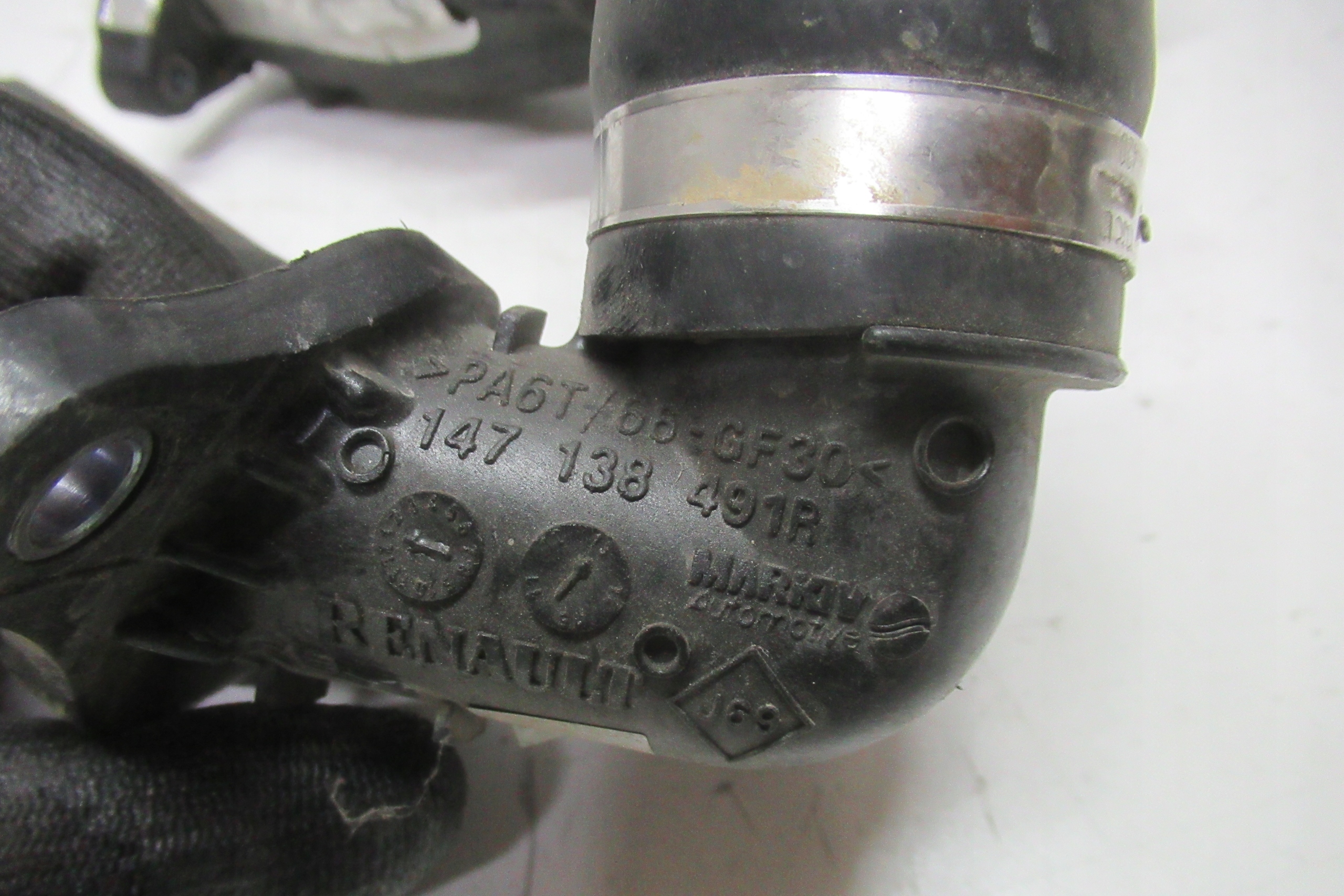 RENAULT pipe air 165765493R