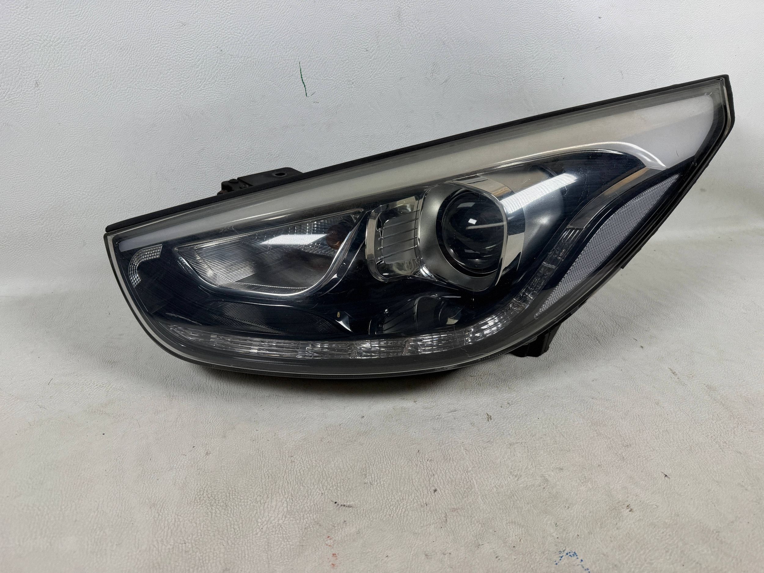 Hyundai IX35 Ix-35 light left LED front front