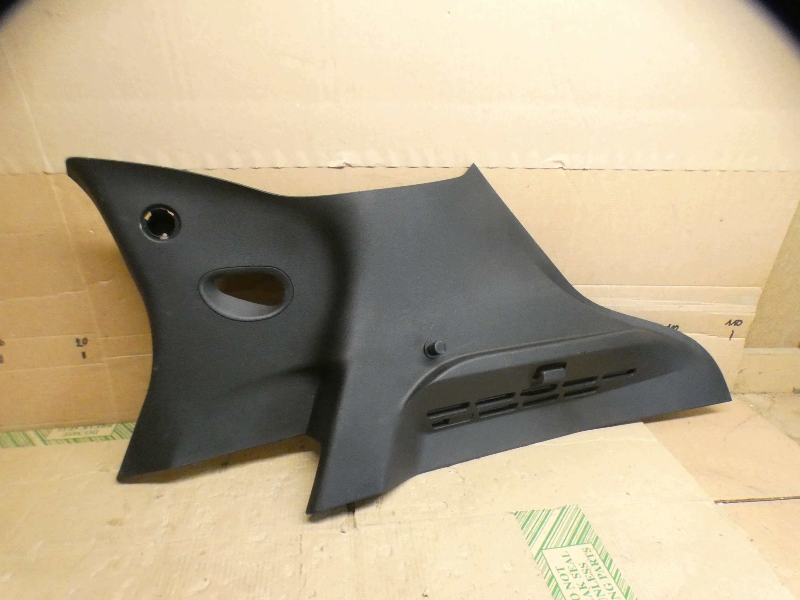 plastic cover SLUPKA left right rear part JEEP AVENGER 24R