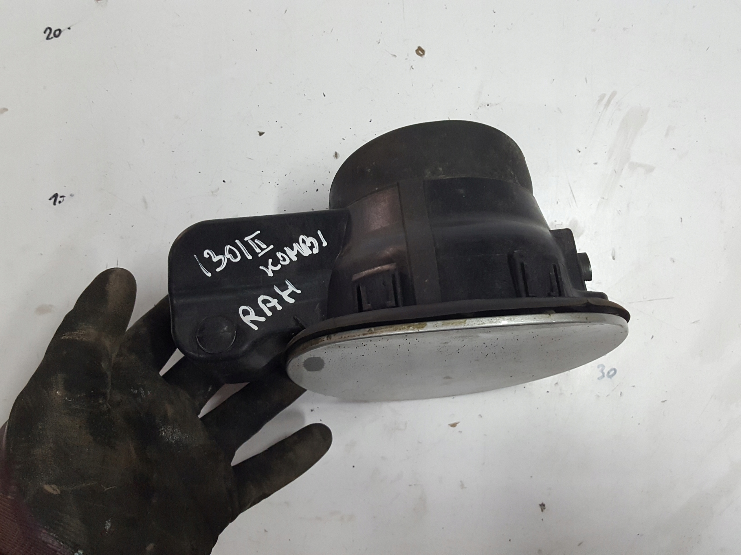 HYUNDAI i30 II 12-16r KOMBI KLAPKA WLEWU PALIWA RAH Producent części Hyundai OE