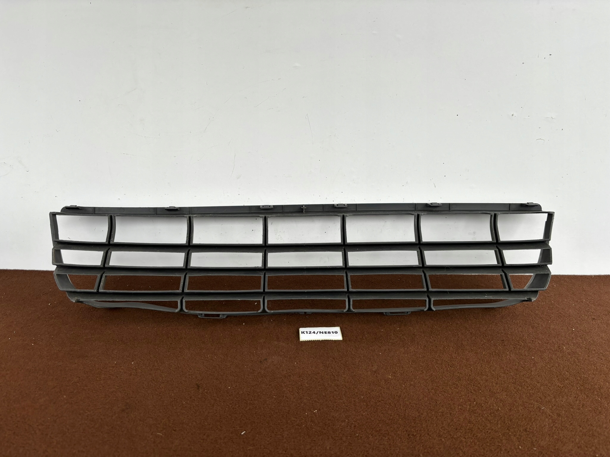 VW CRAFTER 2E grid of a bumper front central 2E0807835A K124/NE810