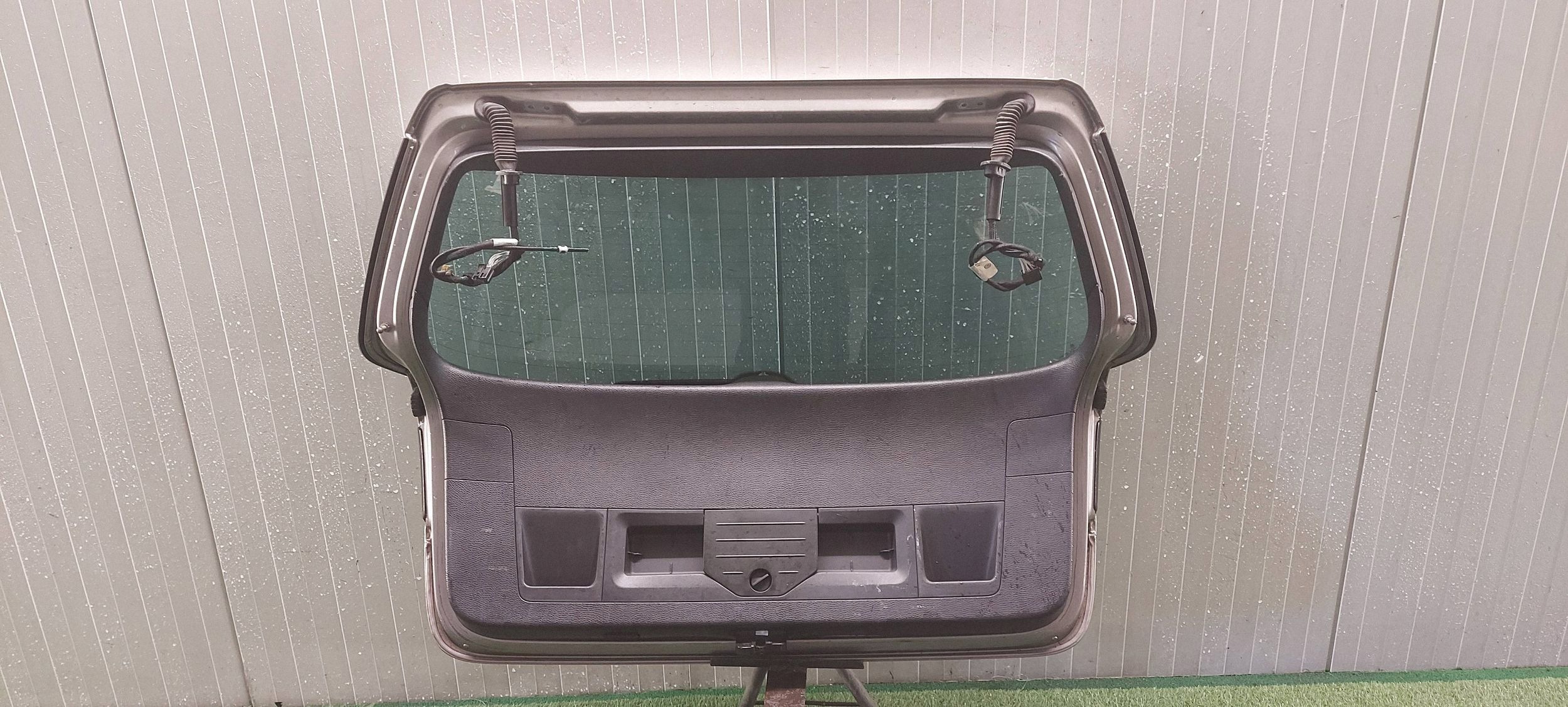 rear trunk door complete VW PASSAT B7 KOMBI 10-14 LAK: LC8Y without rust