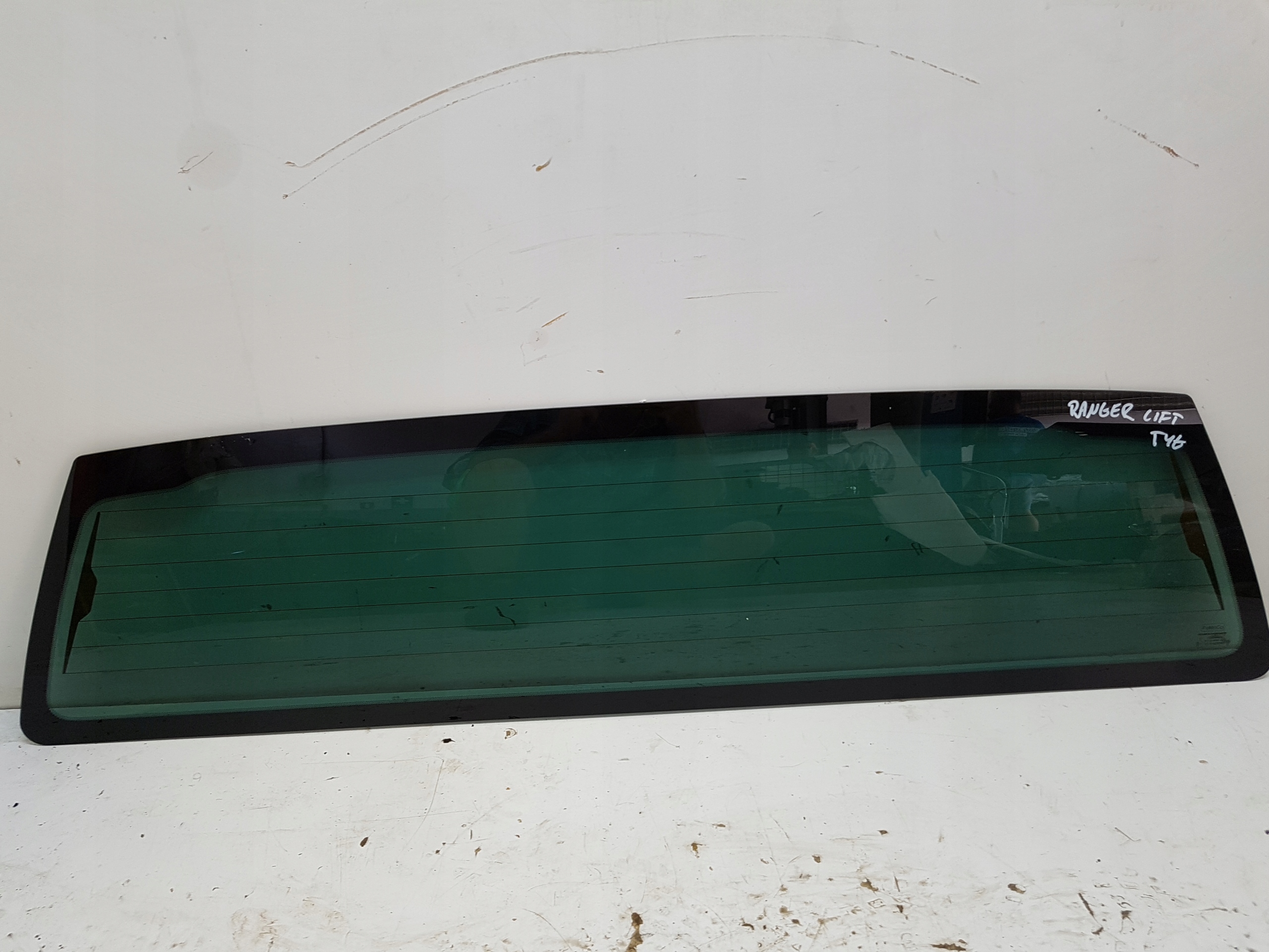 FORD РЕЙНДЖЕР IV В 2021 СКЛО ЗАД. ЗАДНЯ