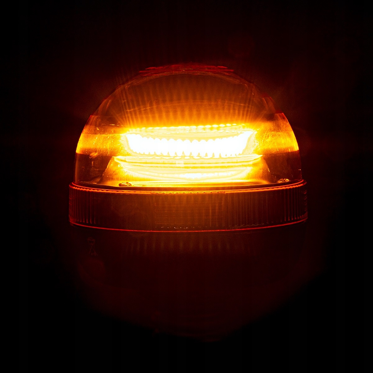 LAMPA LED OSTRZEGAWCZA BŁYSKOWA NA TRZEPIEŃ KOGUT Typ samochodu Samochody osobowe Samochody dostawcze Samochody ciężarowe Autobusy Niezdefiniowany