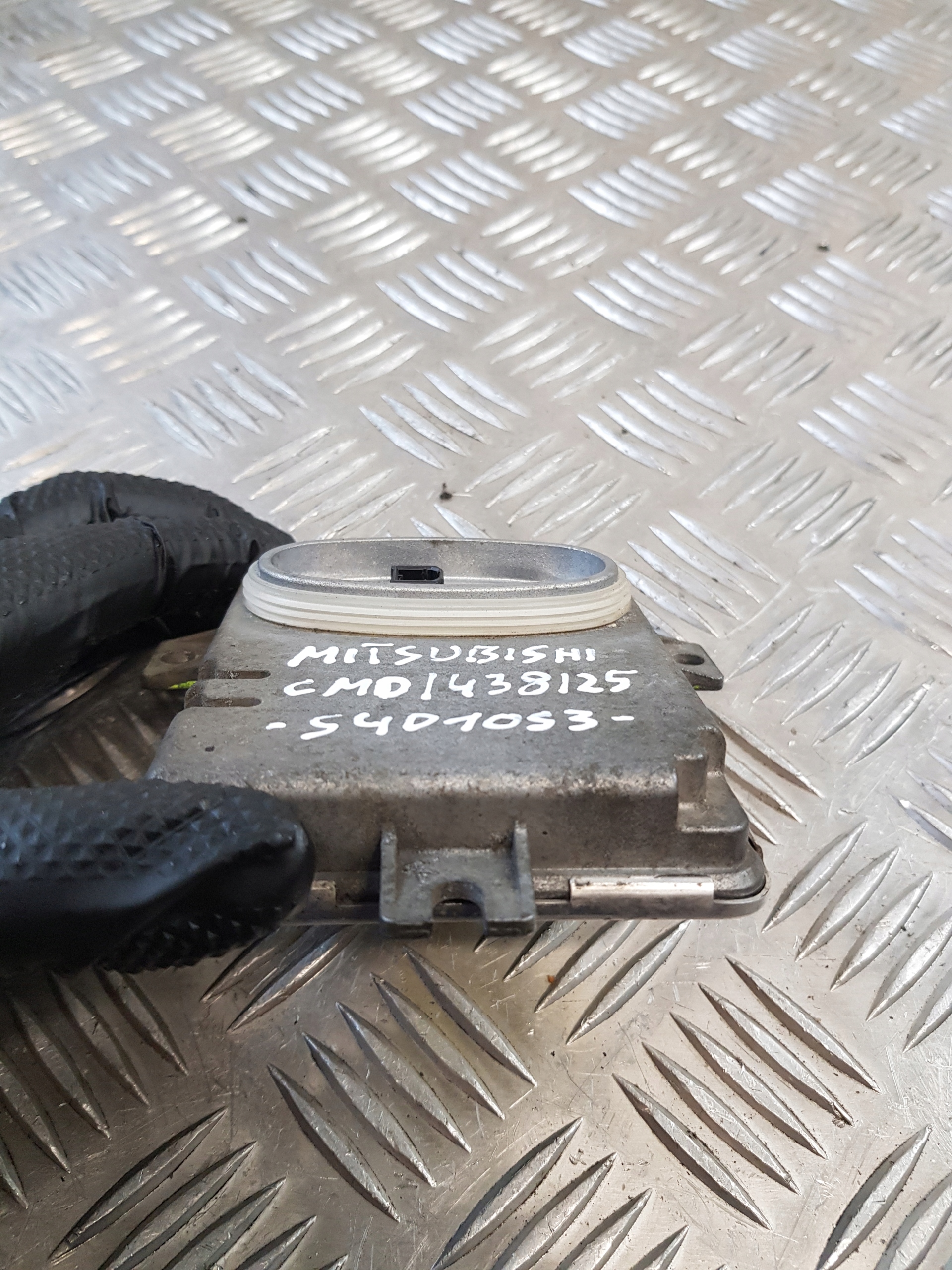 control unit XENON MITSUBISHI 6948180