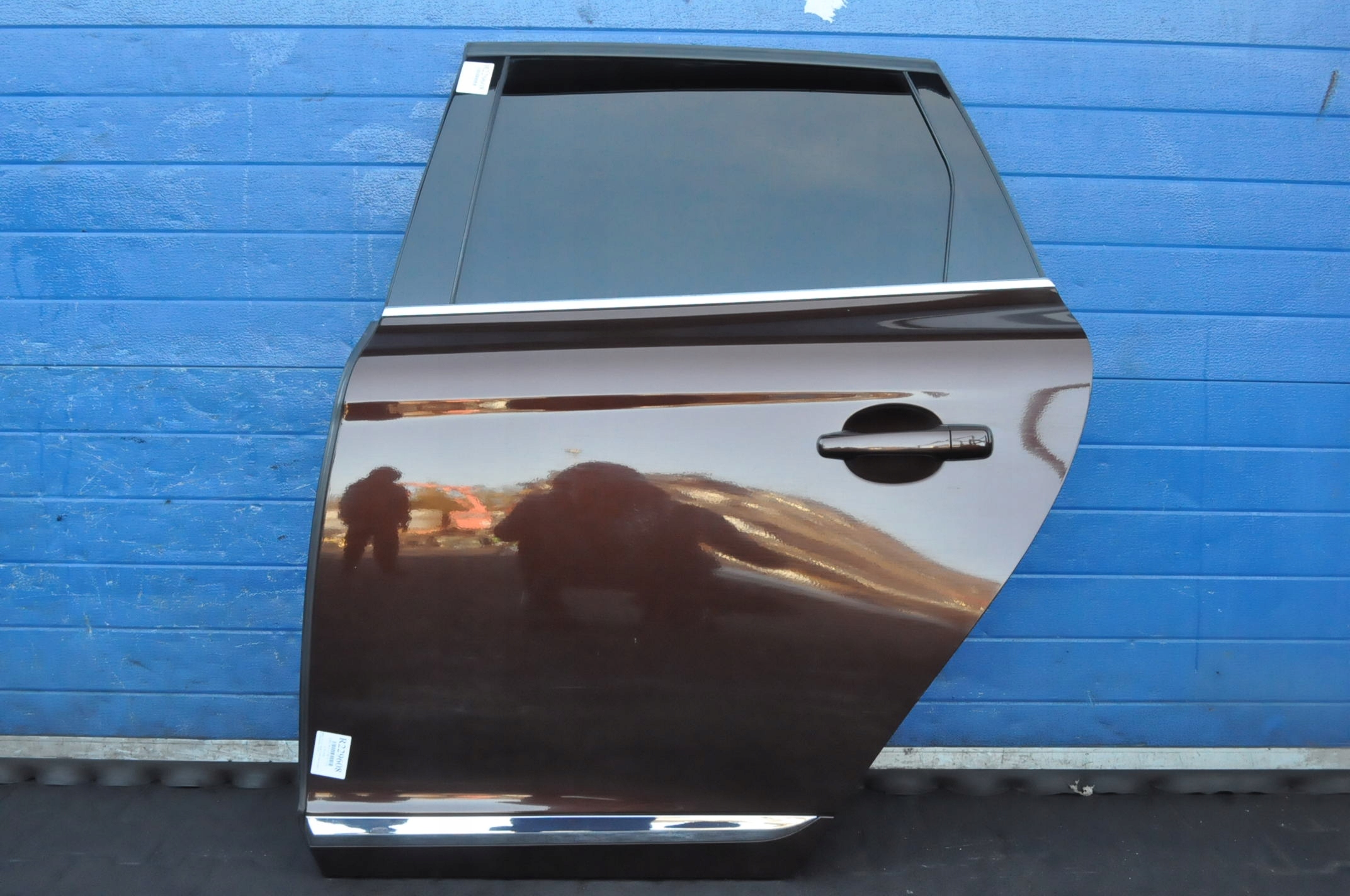 VOLVO XC60 I DRZWI LEWY TYŁ TYLNE 712-16