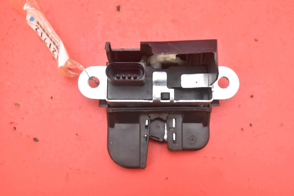 lock bonnet rear part boot VW TOURAN 1 and 03-06