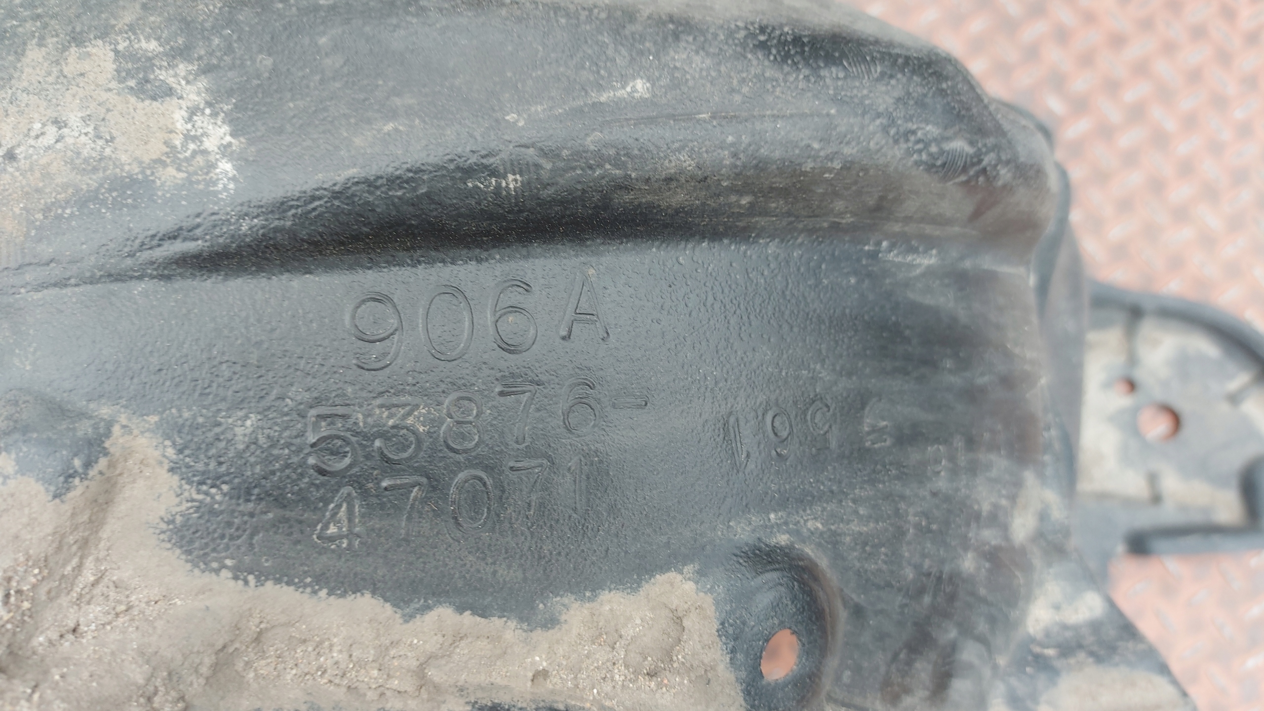 mudguard left front TOYOTA PRIUS III 09-15