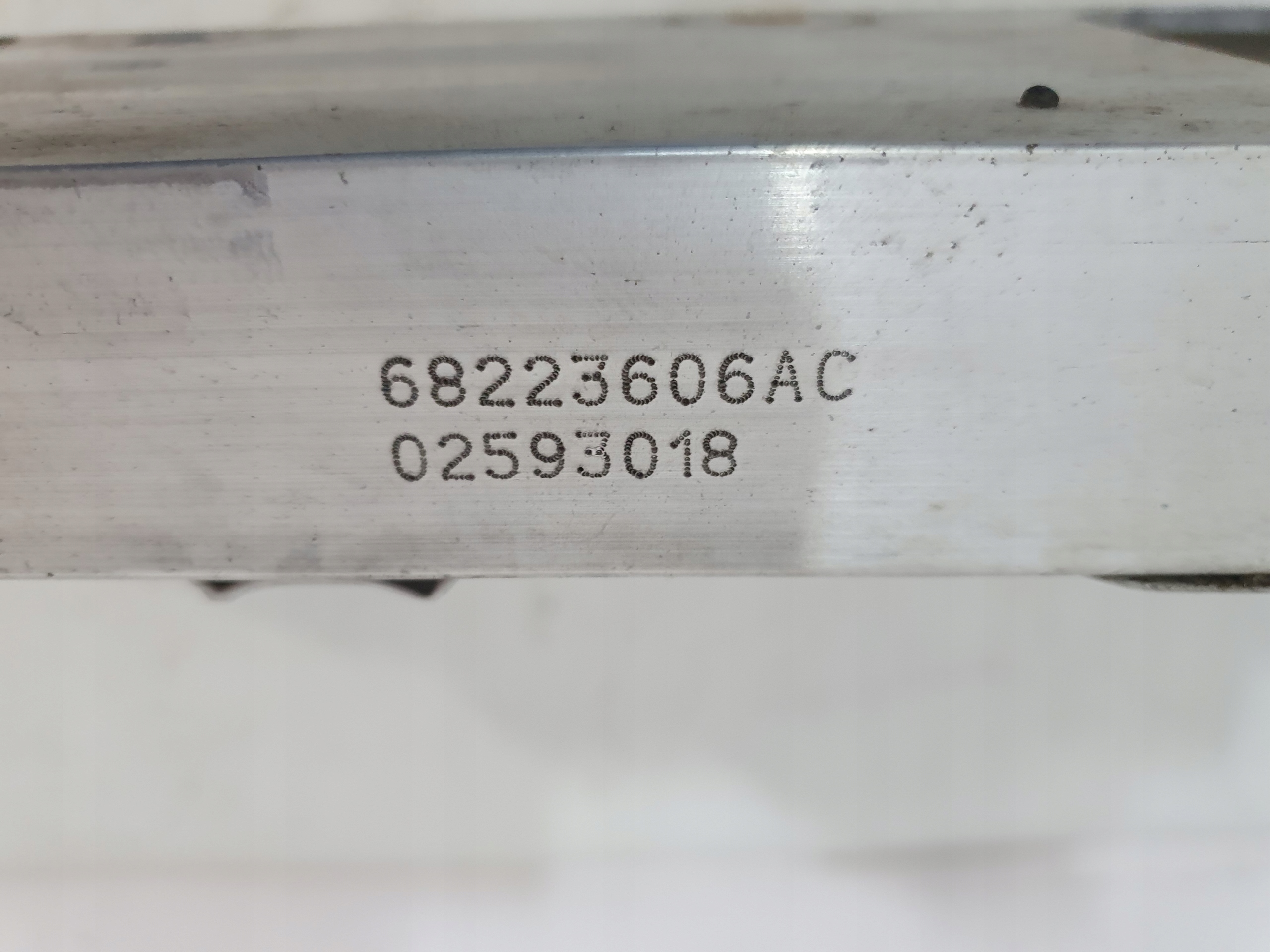 CHRYSLER PACIFICA II 16- 3.6 sider STABILIZATOR front 68223606AC
