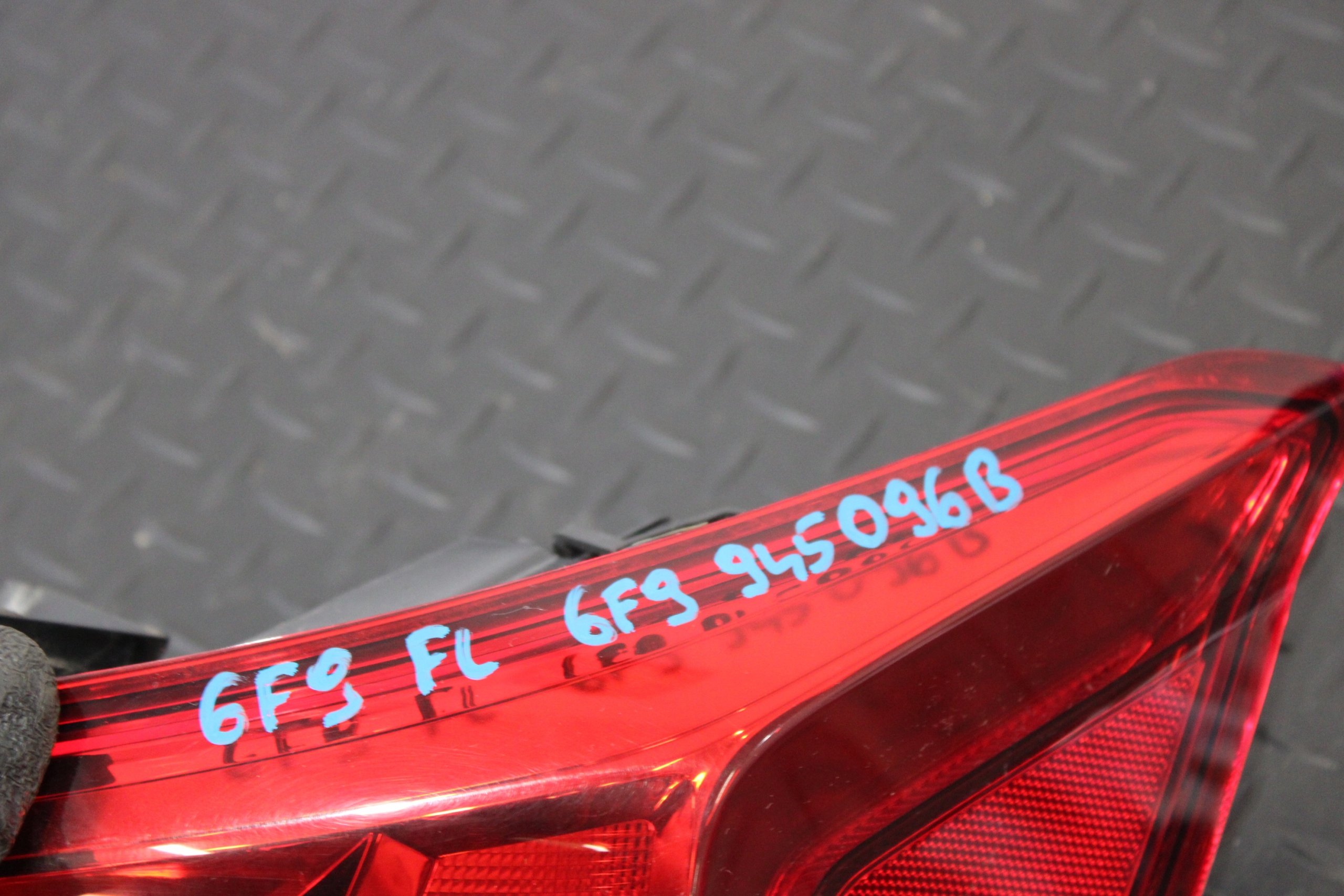 light right rear part rear 6F9945096B SEAT ARONA LIFT FL 6F9
