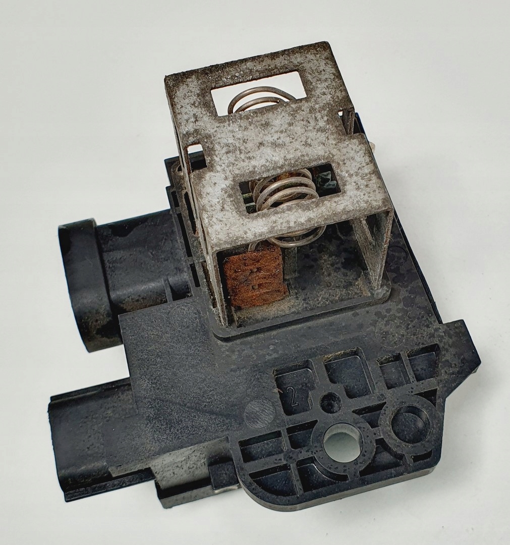 РЕЗИСТОР РЕЗИСТОР RENAULT TWINGO III 255507773R