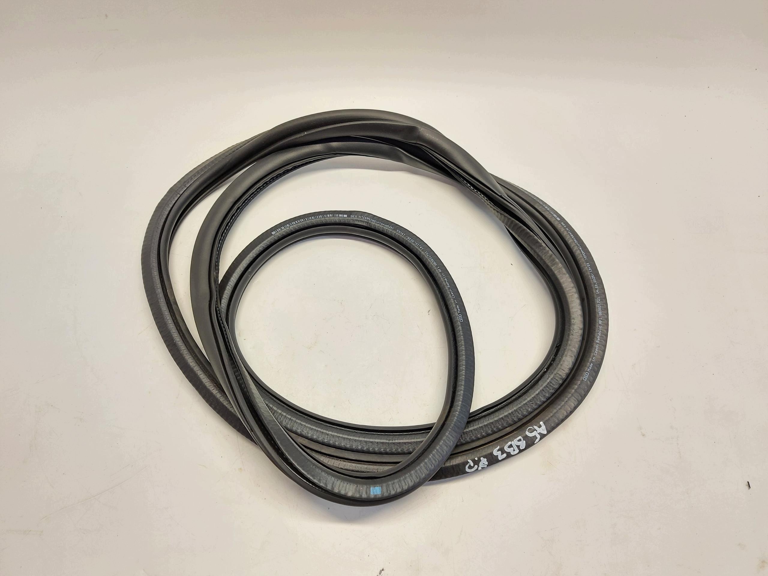 AUDI A5 8B3 B10 AVANT gasket door front right 8B3831721